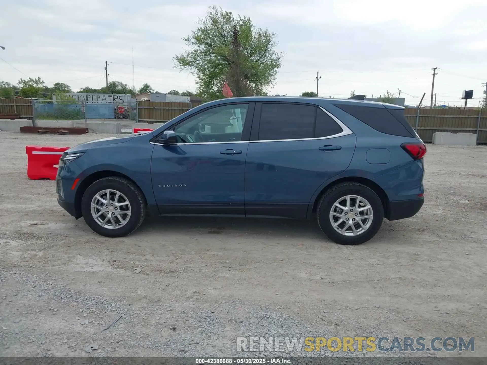 14 Photograph of a damaged car 3GNAXTEG8RL201496 CHEVROLET EQUINOX 2024