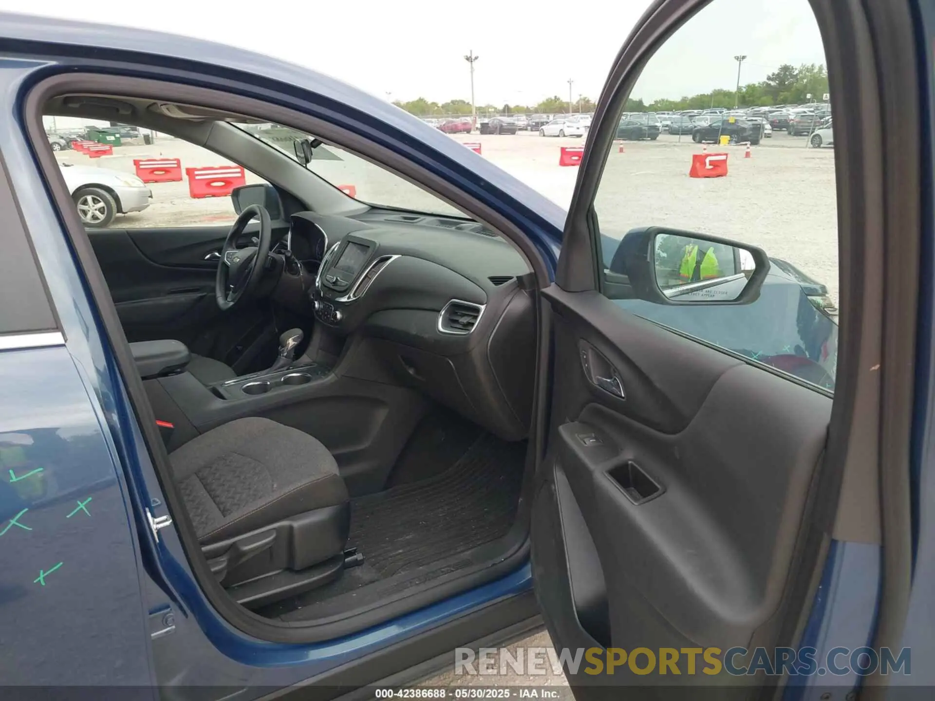 5 Photograph of a damaged car 3GNAXTEG8RL201496 CHEVROLET EQUINOX 2024