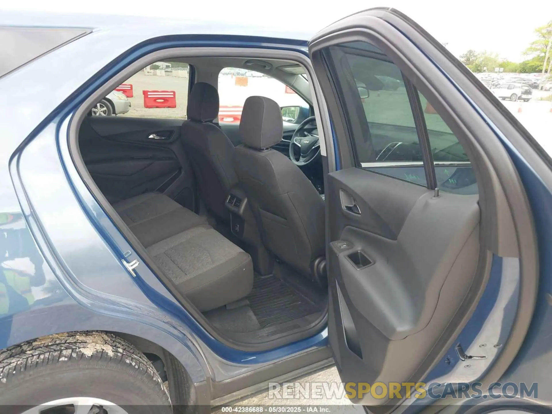 8 Photograph of a damaged car 3GNAXTEG8RL201496 CHEVROLET EQUINOX 2024