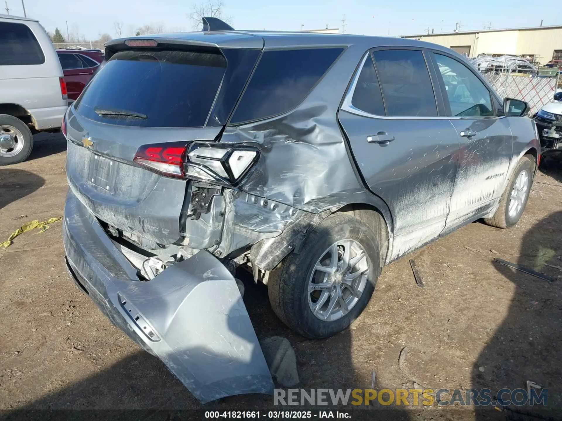 4 Photograph of a damaged car 3GNAXTEG8RS213069 CHEVROLET EQUINOX 2024