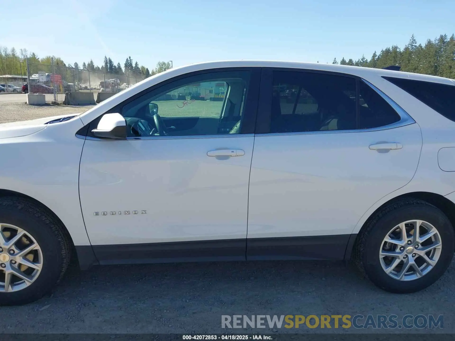 14 Photograph of a damaged car 3GNAXUEG0RL228651 CHEVROLET EQUINOX 2024