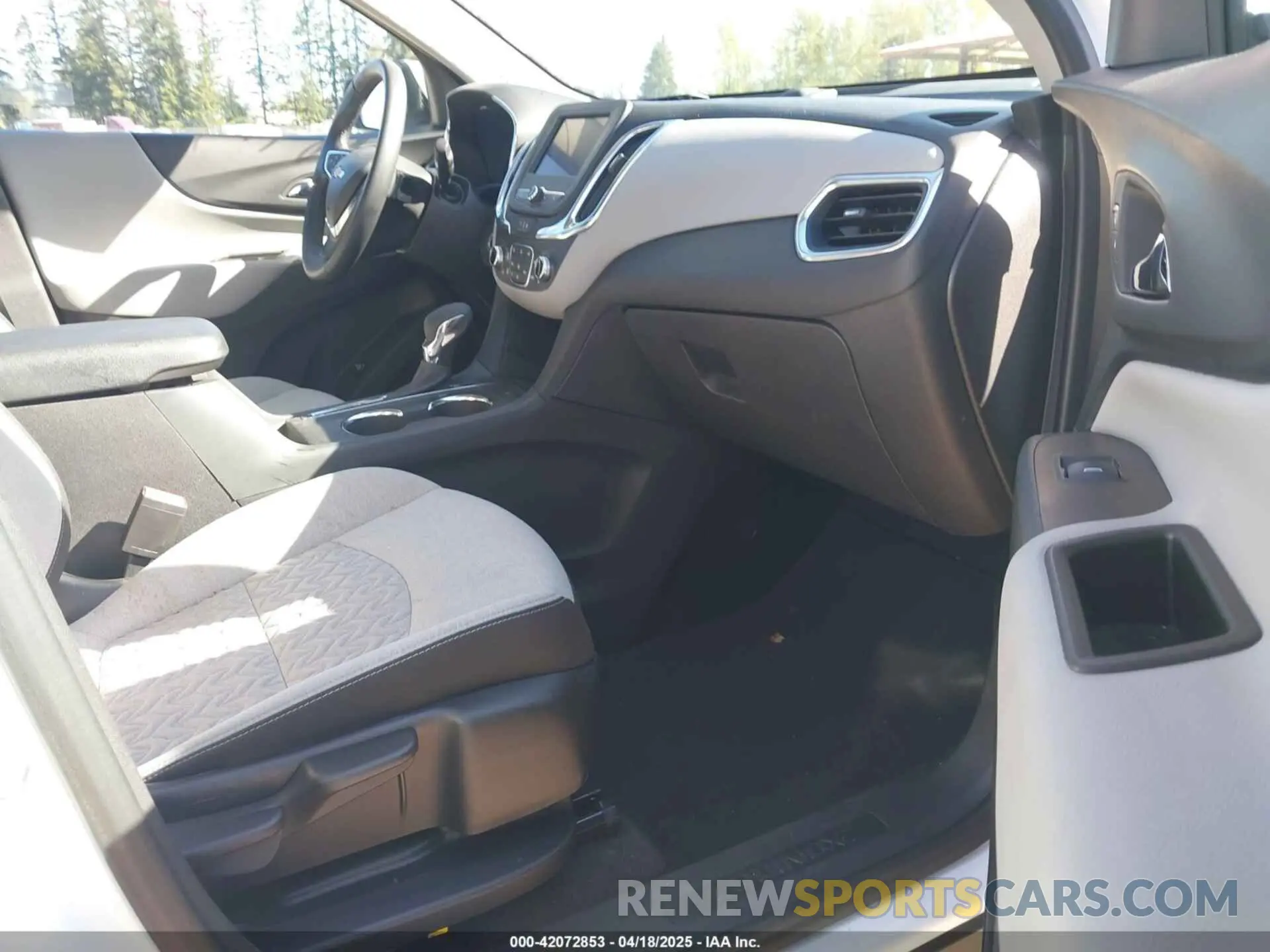 5 Photograph of a damaged car 3GNAXUEG0RL228651 CHEVROLET EQUINOX 2024