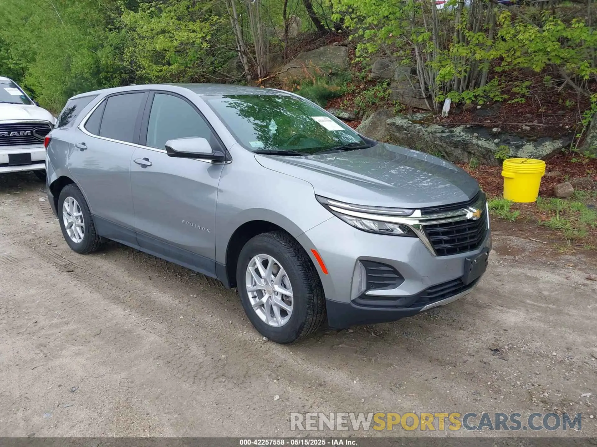 1 Photograph of a damaged car 3GNAXUEG0RS105972 CHEVROLET EQUINOX 2024