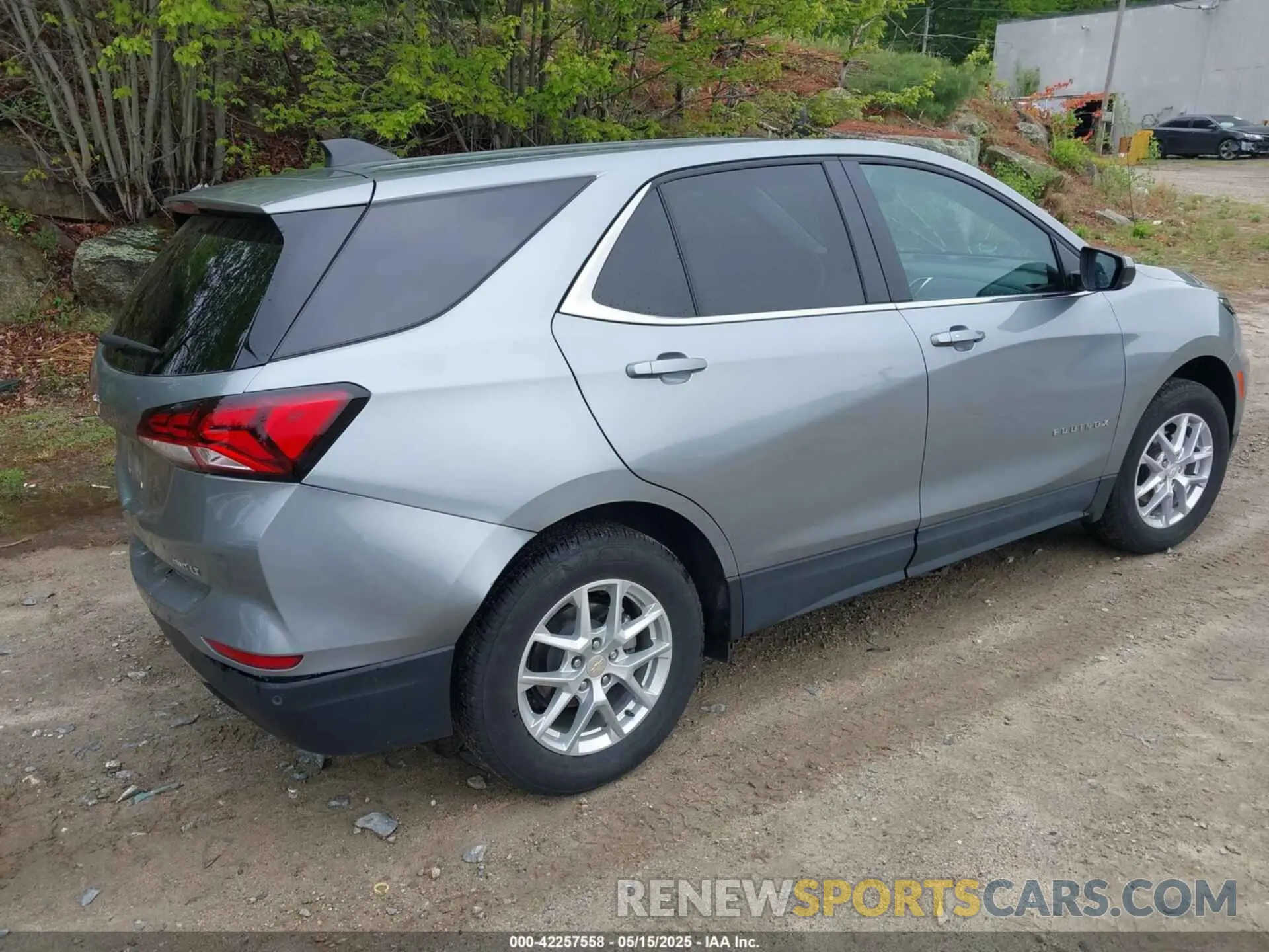 4 Photograph of a damaged car 3GNAXUEG0RS105972 CHEVROLET EQUINOX 2024