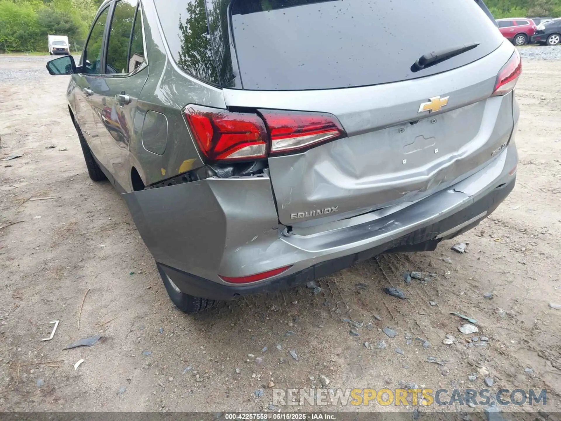 6 Photograph of a damaged car 3GNAXUEG0RS105972 CHEVROLET EQUINOX 2024