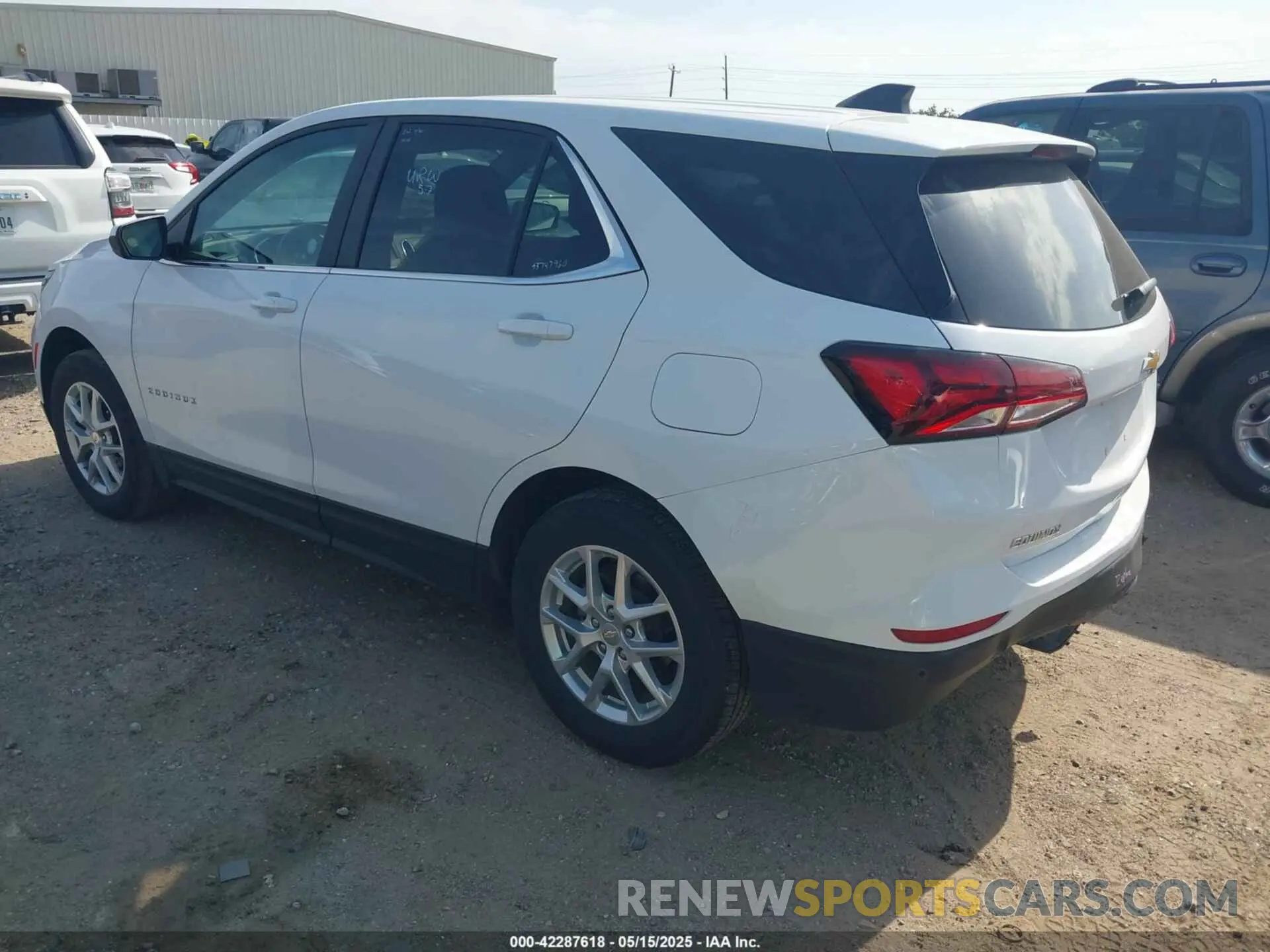 3 Photograph of a damaged car 3GNAXUEG2RL174656 CHEVROLET EQUINOX 2024