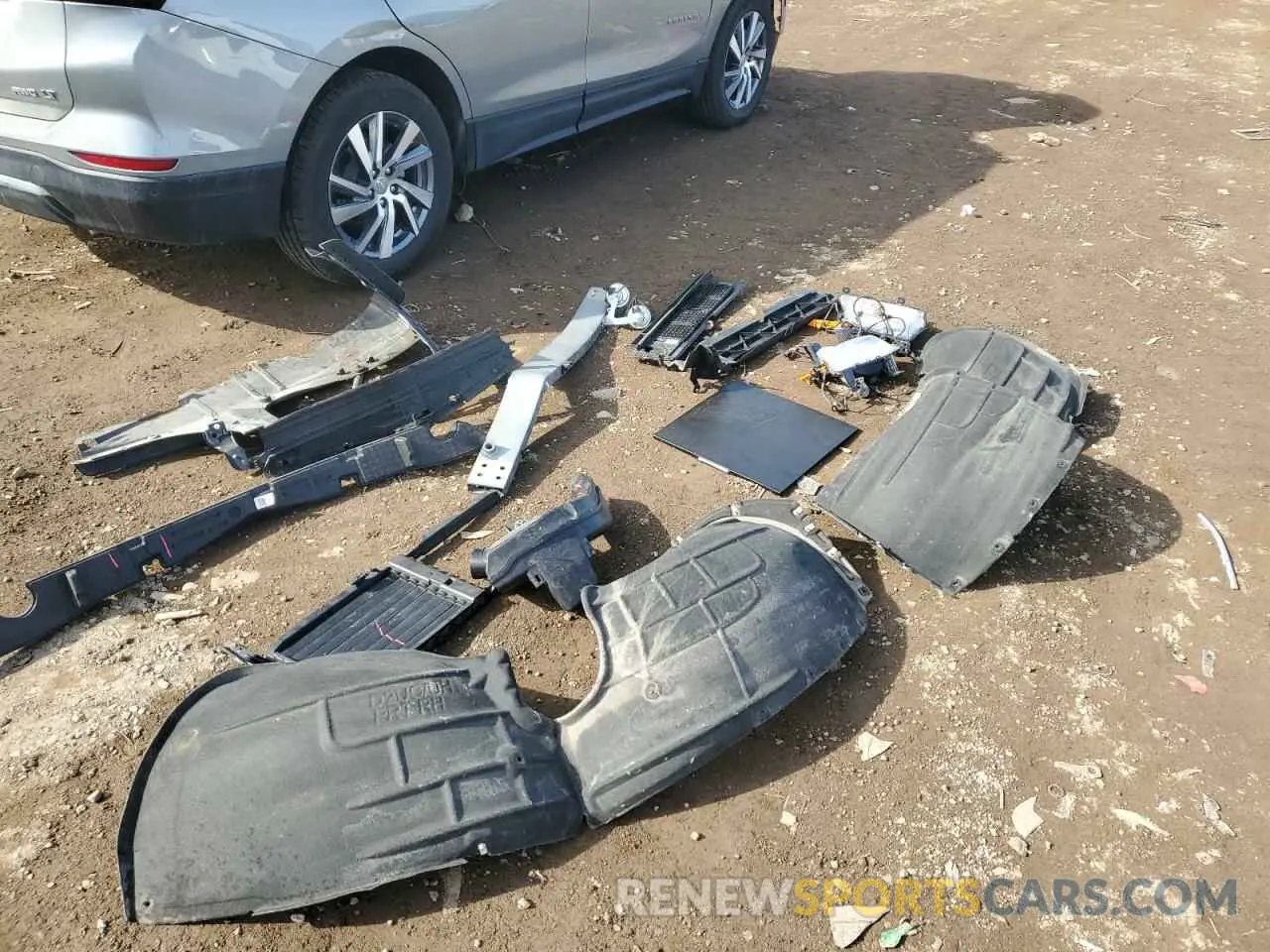 13 Photograph of a damaged car 3GNAXUEG2RL247363 CHEVROLET EQUINOX 2024