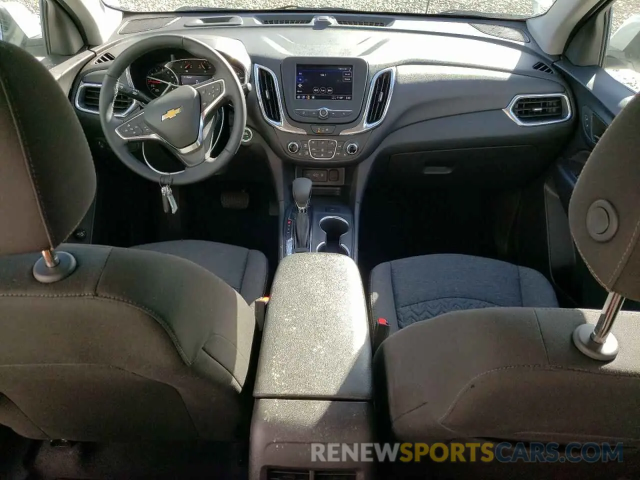 8 Photograph of a damaged car 3GNAXUEG2RL340206 CHEVROLET EQUINOX 2024