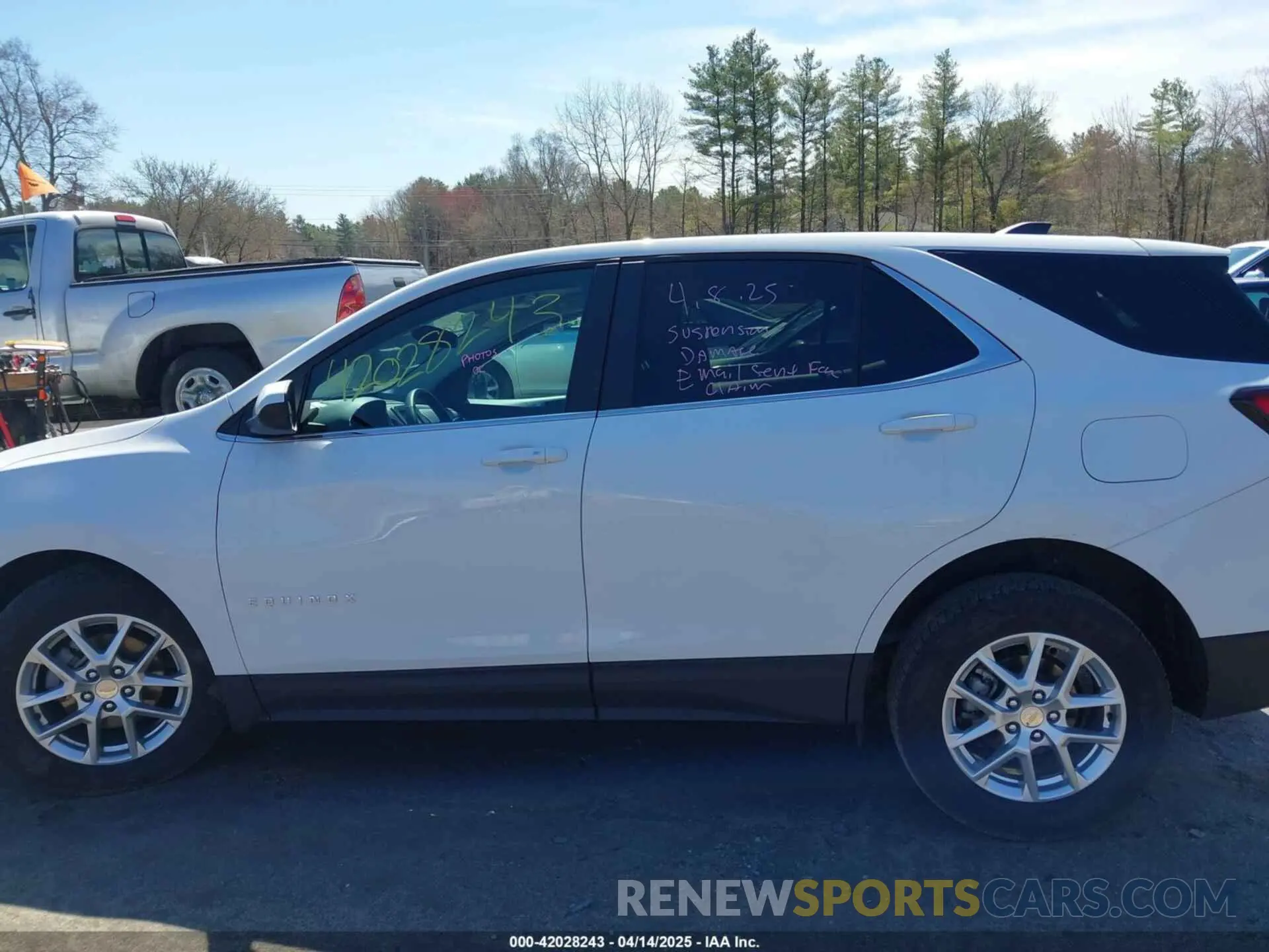 14 Photograph of a damaged car 3GNAXUEG2RL348046 CHEVROLET EQUINOX 2024