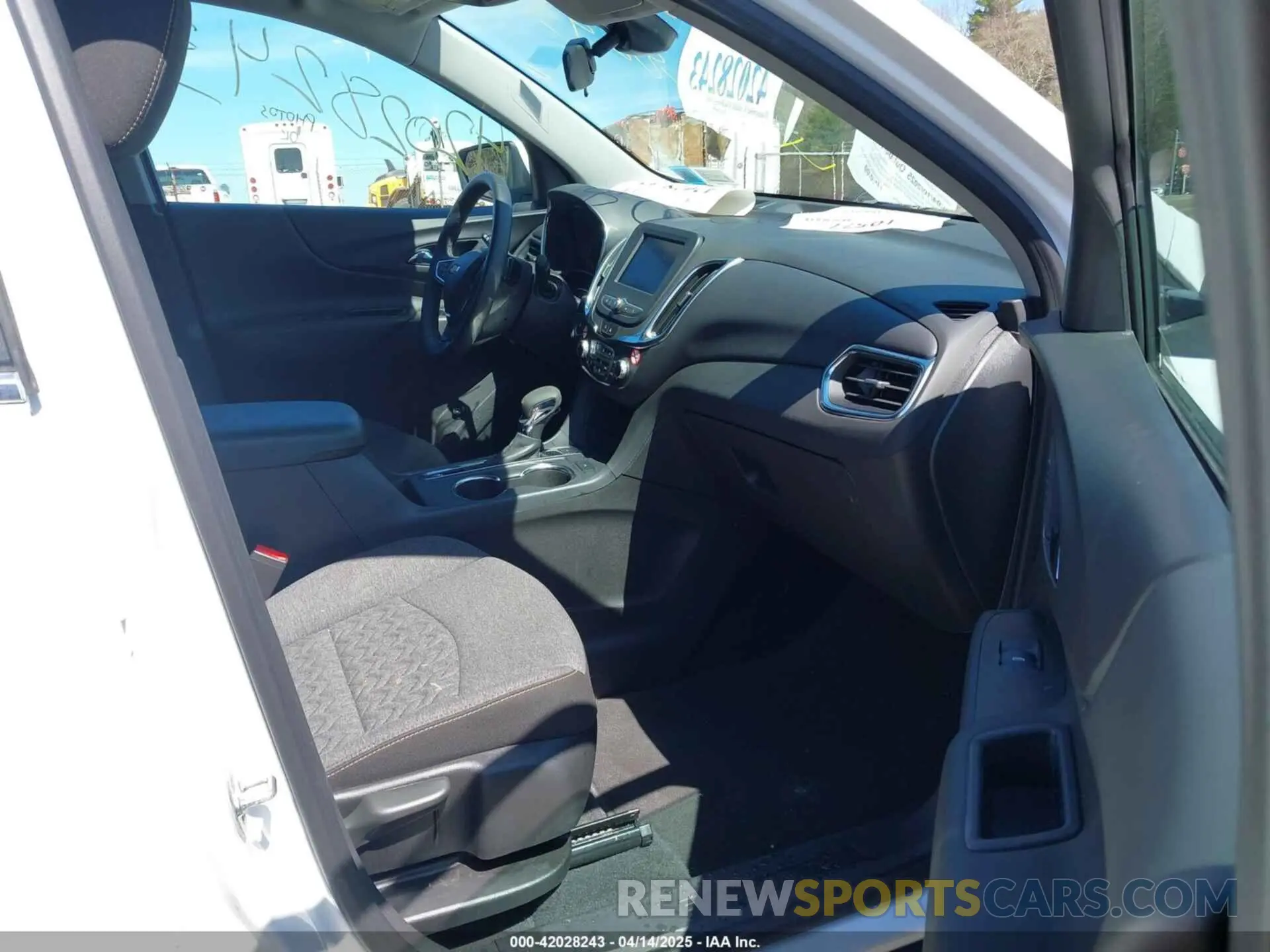 5 Photograph of a damaged car 3GNAXUEG2RL348046 CHEVROLET EQUINOX 2024