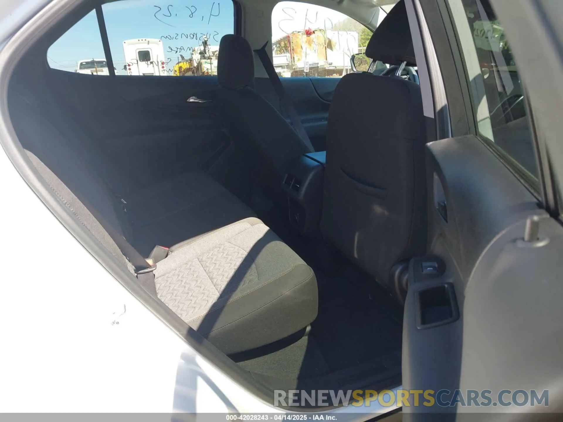 8 Photograph of a damaged car 3GNAXUEG2RL348046 CHEVROLET EQUINOX 2024