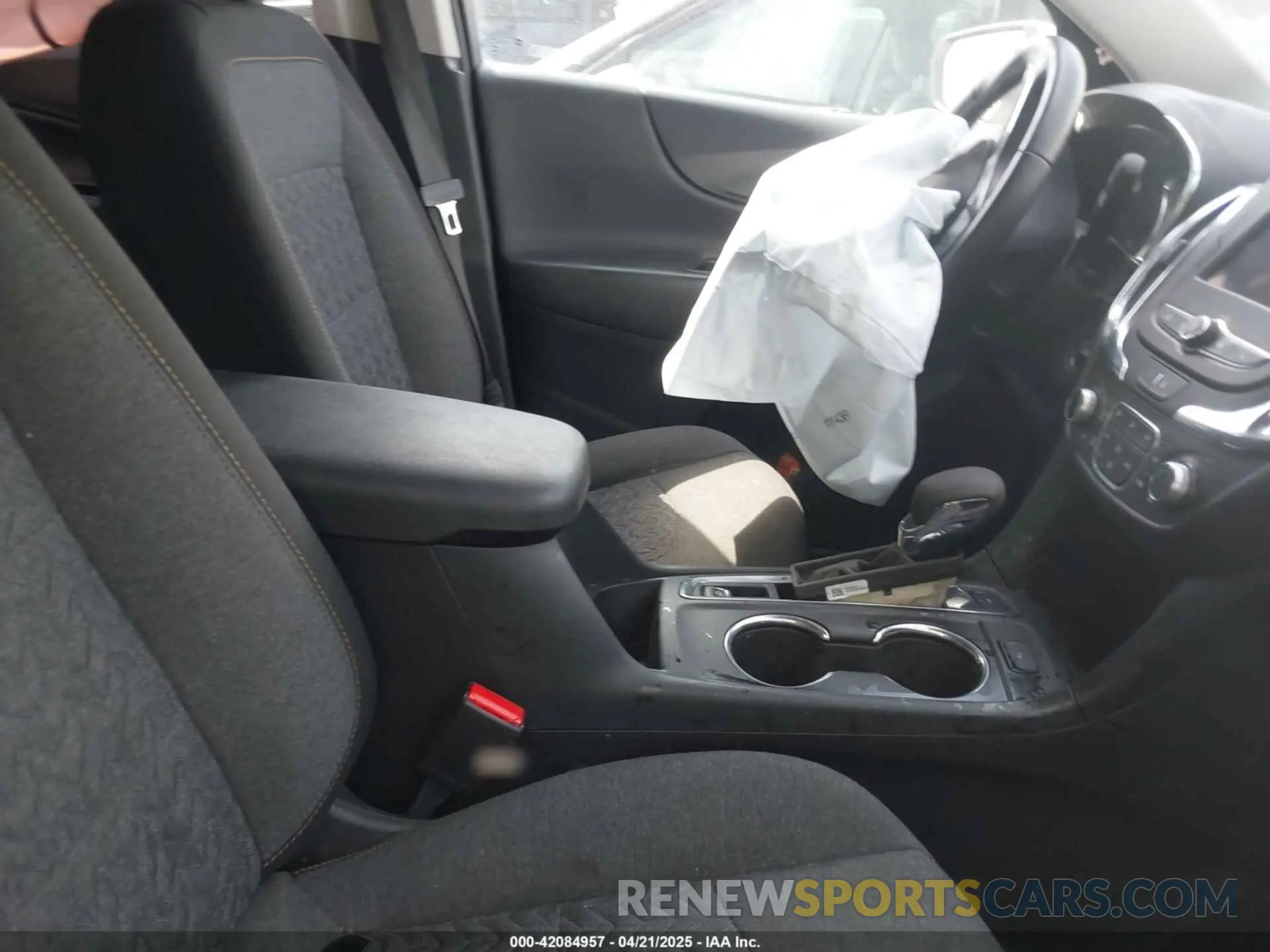 5 Photograph of a damaged car 3GNAXUEG2RS142165 CHEVROLET EQUINOX 2024