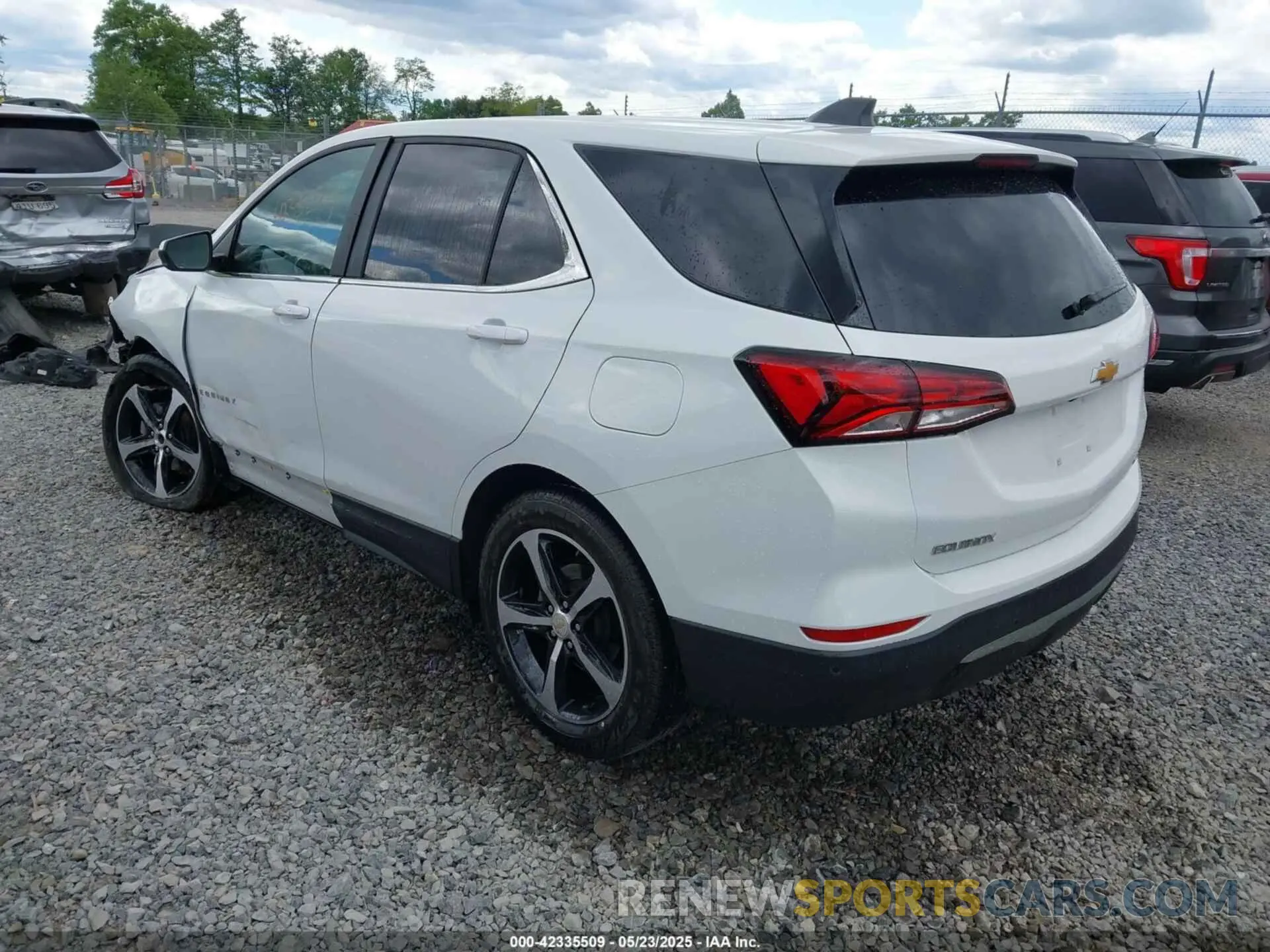 3 Photograph of a damaged car 3GNAXUEG2RS219522 CHEVROLET EQUINOX 2024