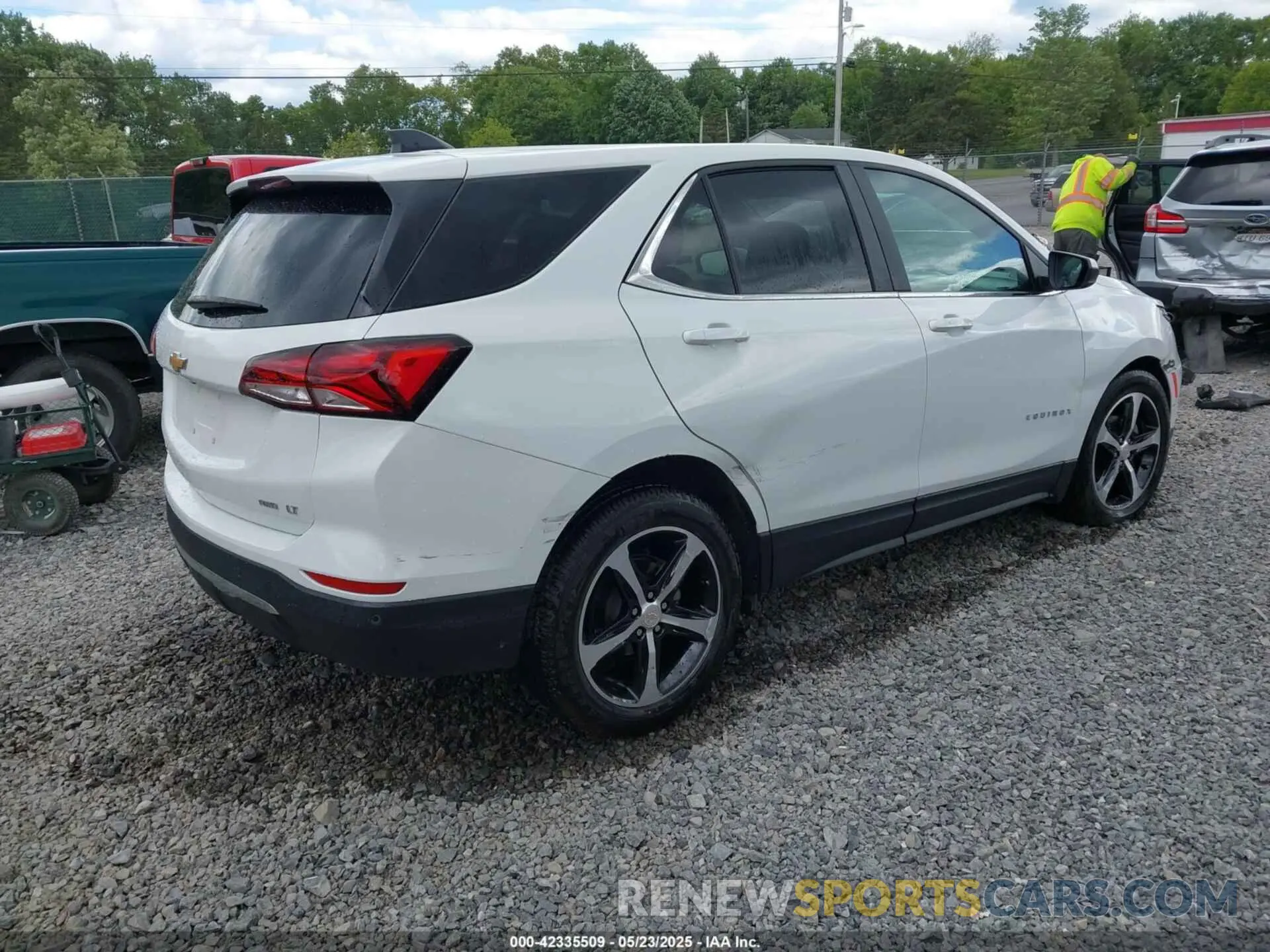 4 Photograph of a damaged car 3GNAXUEG2RS219522 CHEVROLET EQUINOX 2024