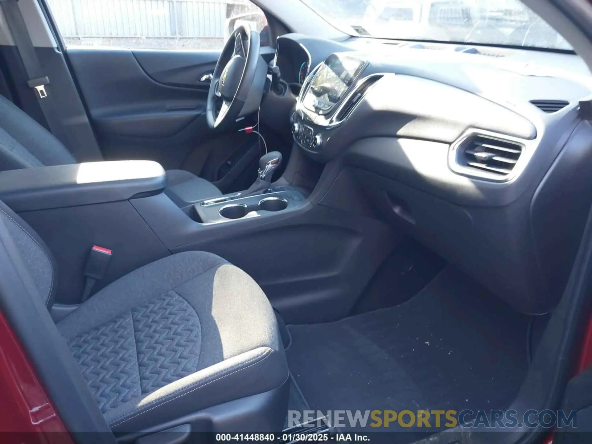5 Photograph of a damaged car 3GNAXUEG2RS243562 CHEVROLET EQUINOX 2024