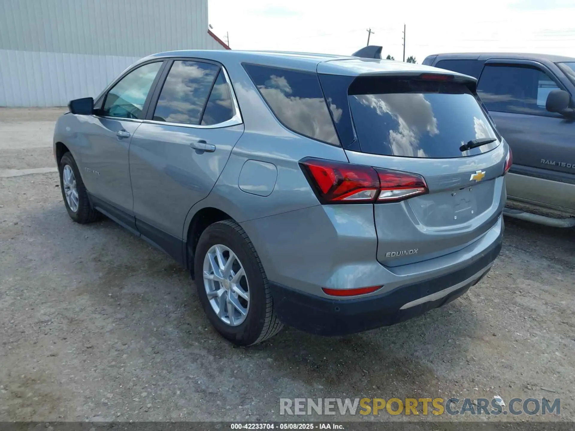 3 Photograph of a damaged car 3GNAXUEG3RL228692 CHEVROLET EQUINOX 2024