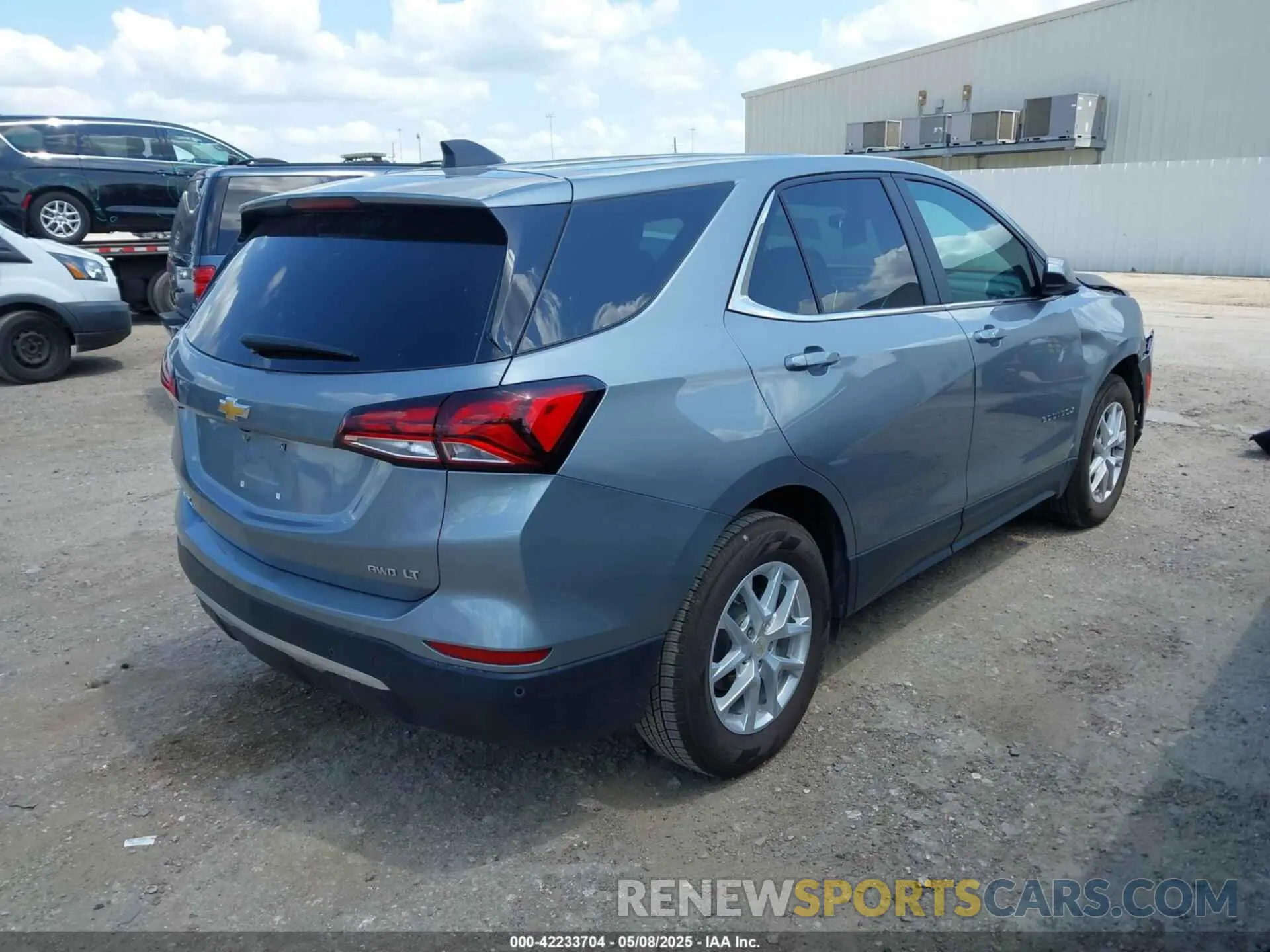 4 Photograph of a damaged car 3GNAXUEG3RL228692 CHEVROLET EQUINOX 2024