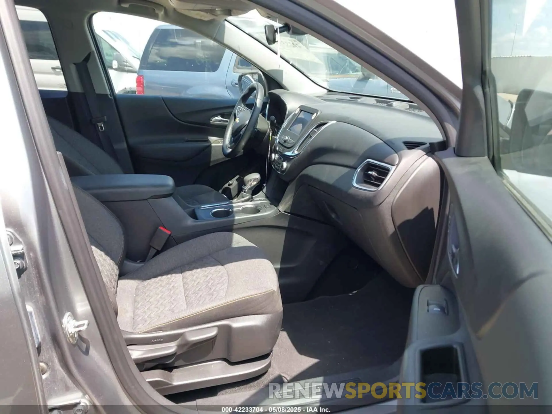 5 Photograph of a damaged car 3GNAXUEG3RL228692 CHEVROLET EQUINOX 2024
