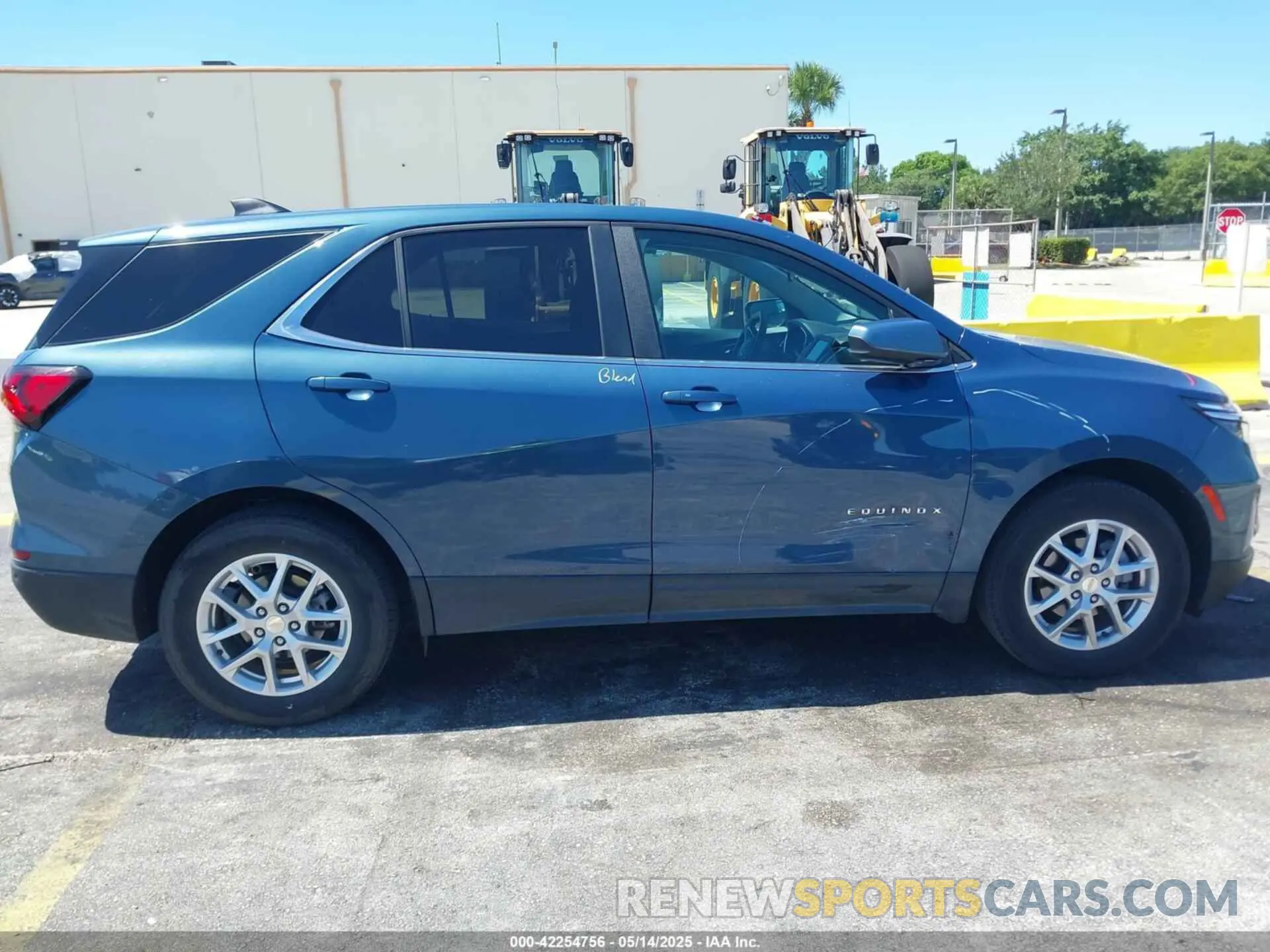 13 Photograph of a damaged car 3GNAXUEG3RL319753 CHEVROLET EQUINOX 2024
