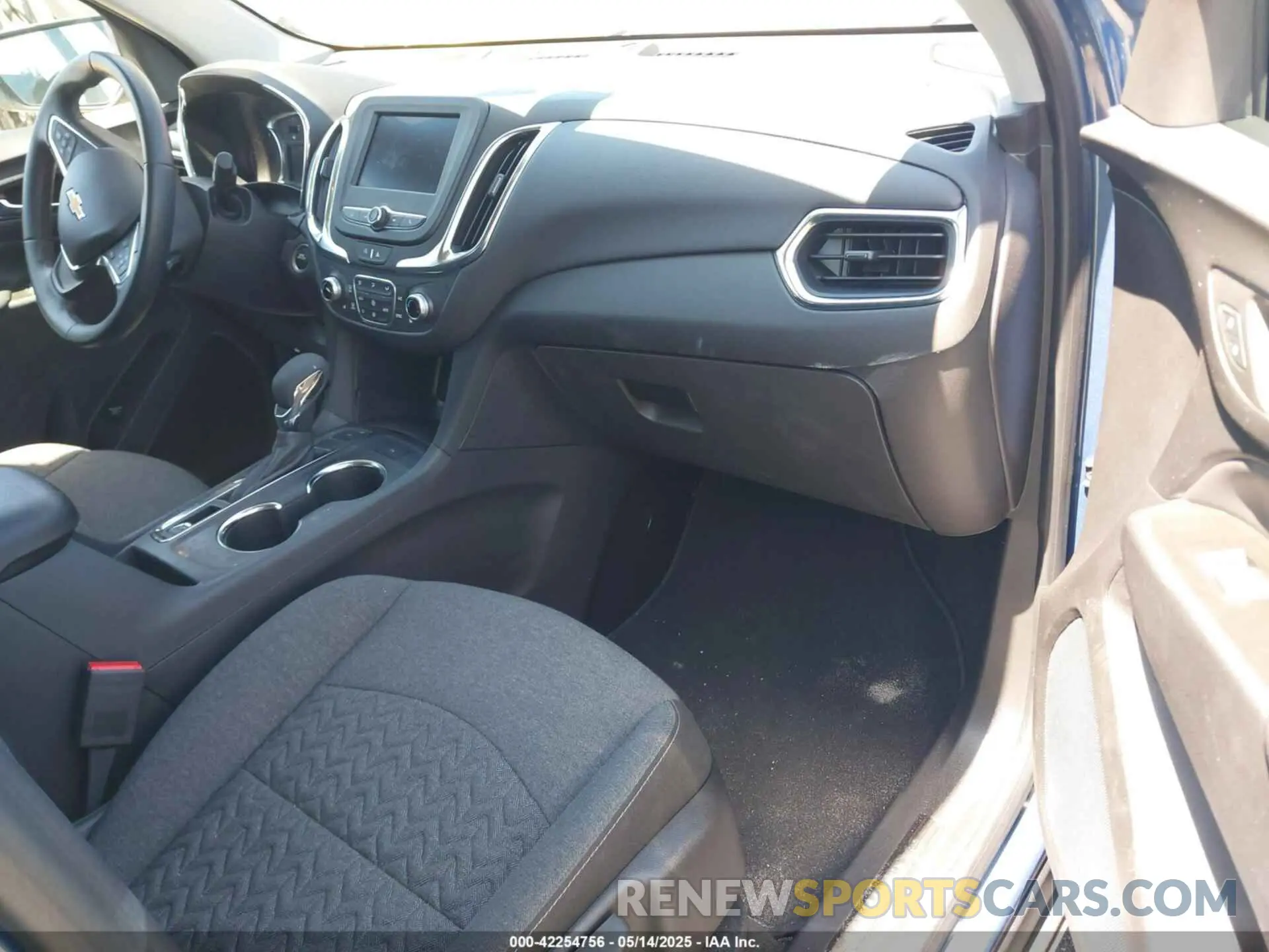 5 Photograph of a damaged car 3GNAXUEG3RL319753 CHEVROLET EQUINOX 2024