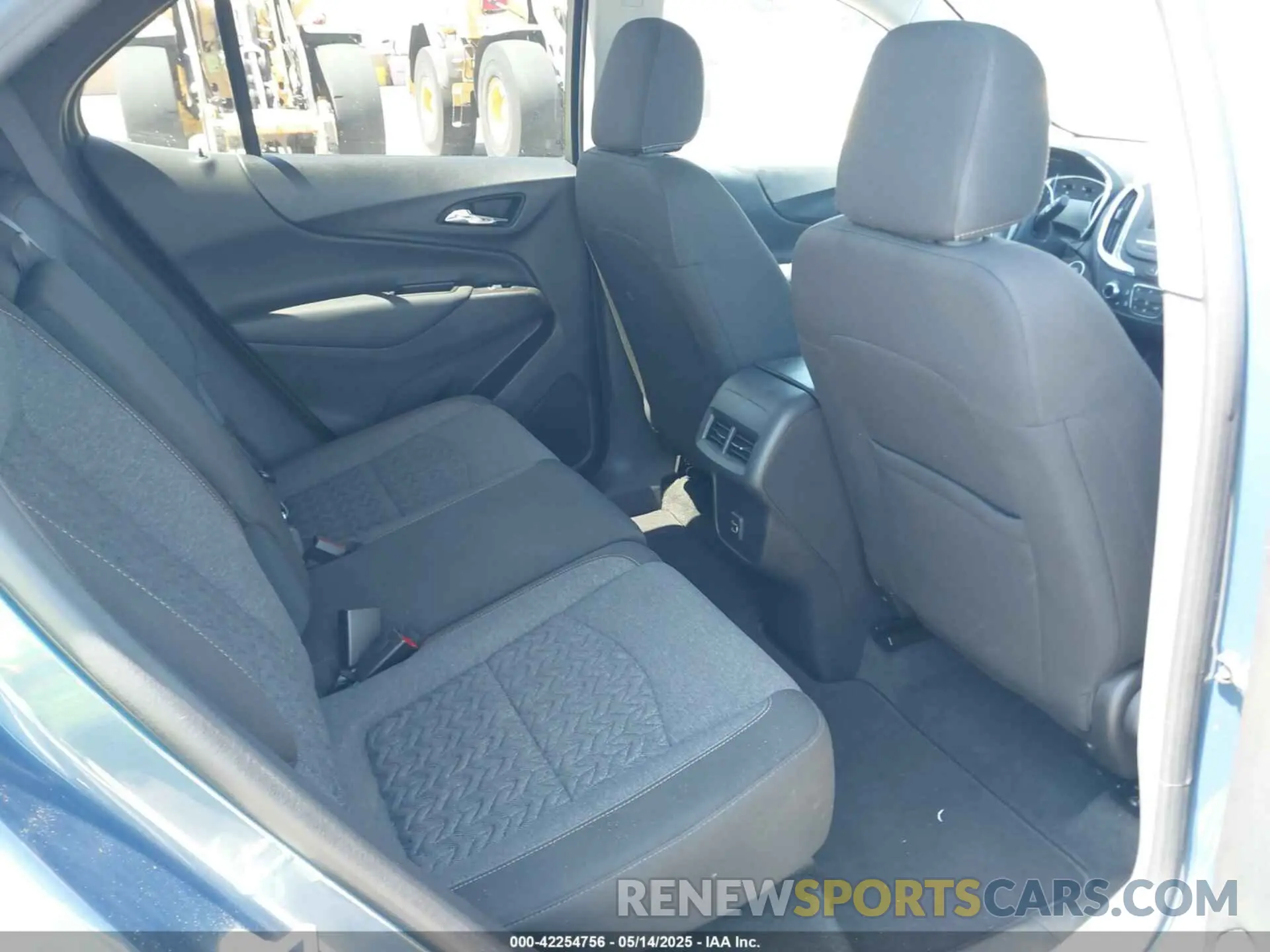8 Photograph of a damaged car 3GNAXUEG3RL319753 CHEVROLET EQUINOX 2024