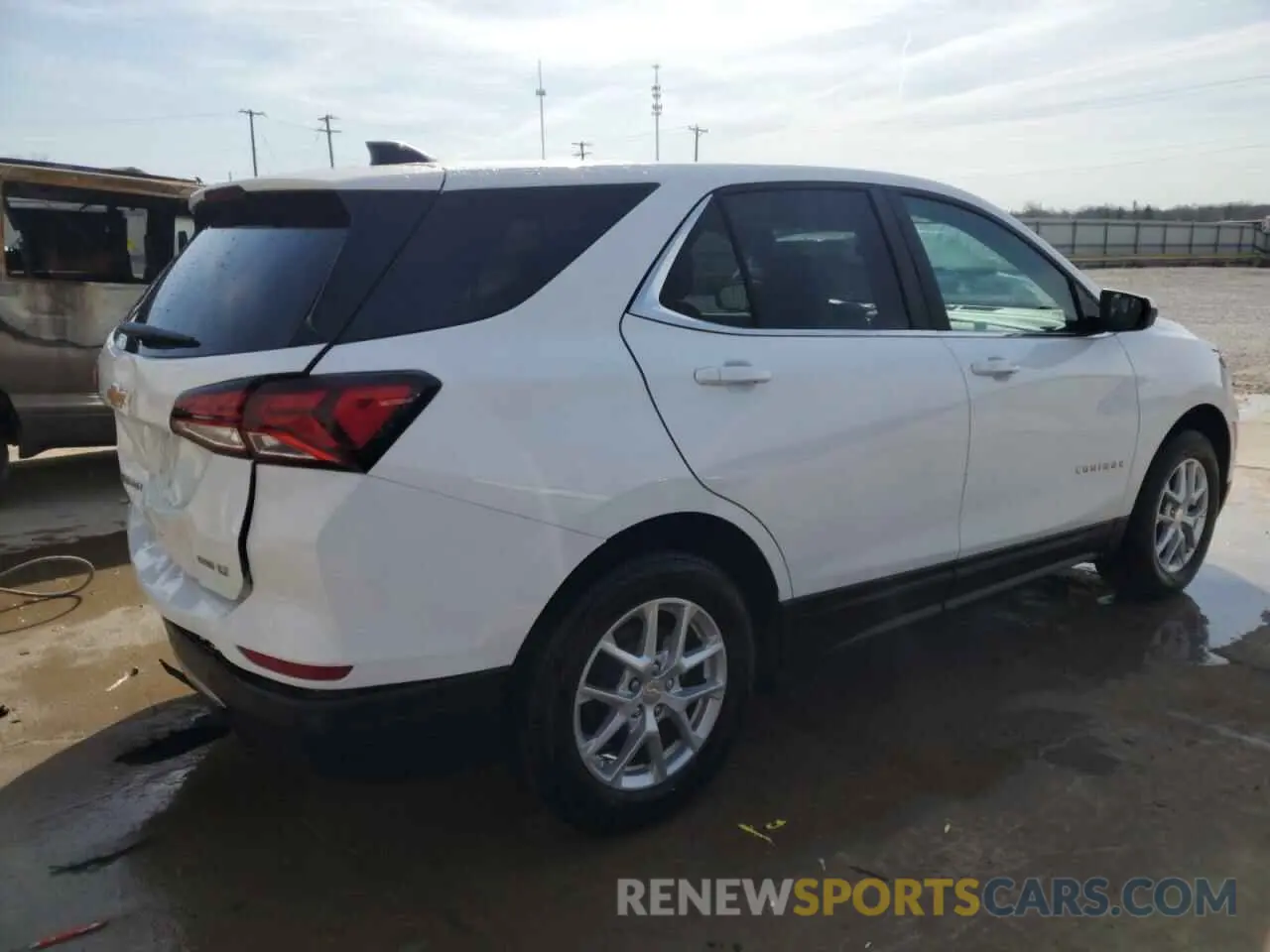 3 Photograph of a damaged car 3GNAXUEG3RS143261 CHEVROLET EQUINOX 2024