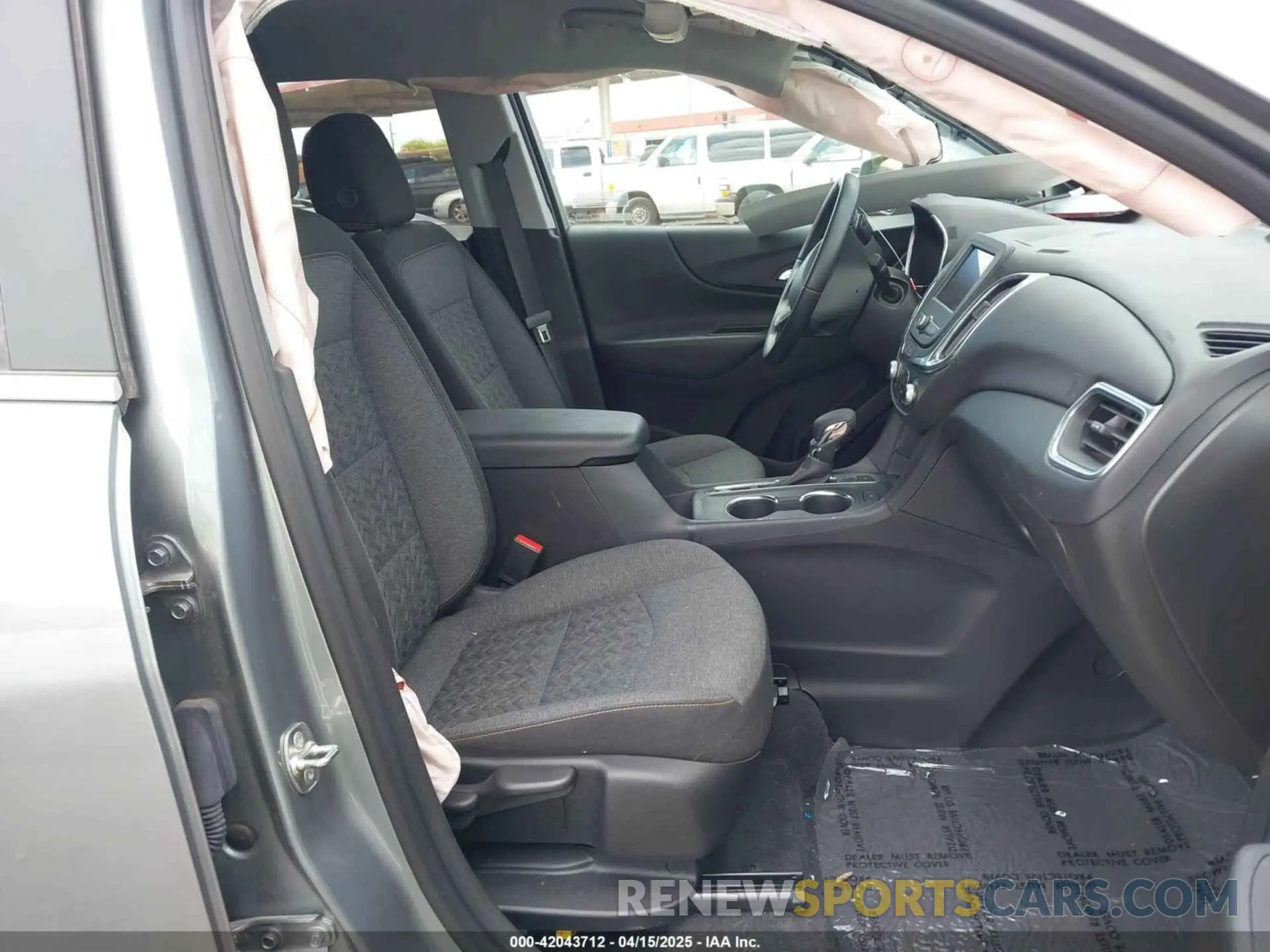 5 Photograph of a damaged car 3GNAXUEG3RS199409 CHEVROLET EQUINOX 2024