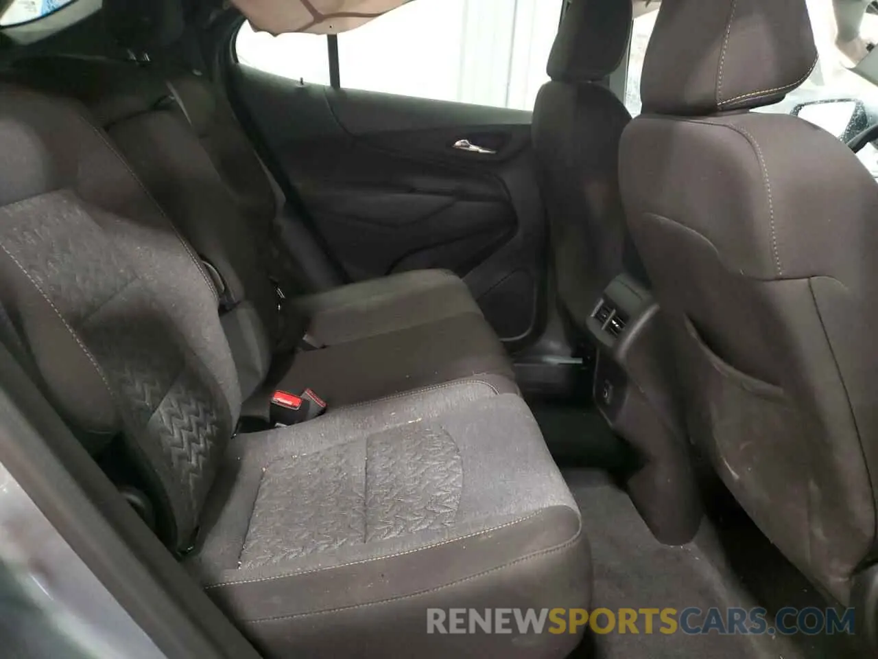 11 Photograph of a damaged car 3GNAXUEG3RS236118 CHEVROLET EQUINOX 2024