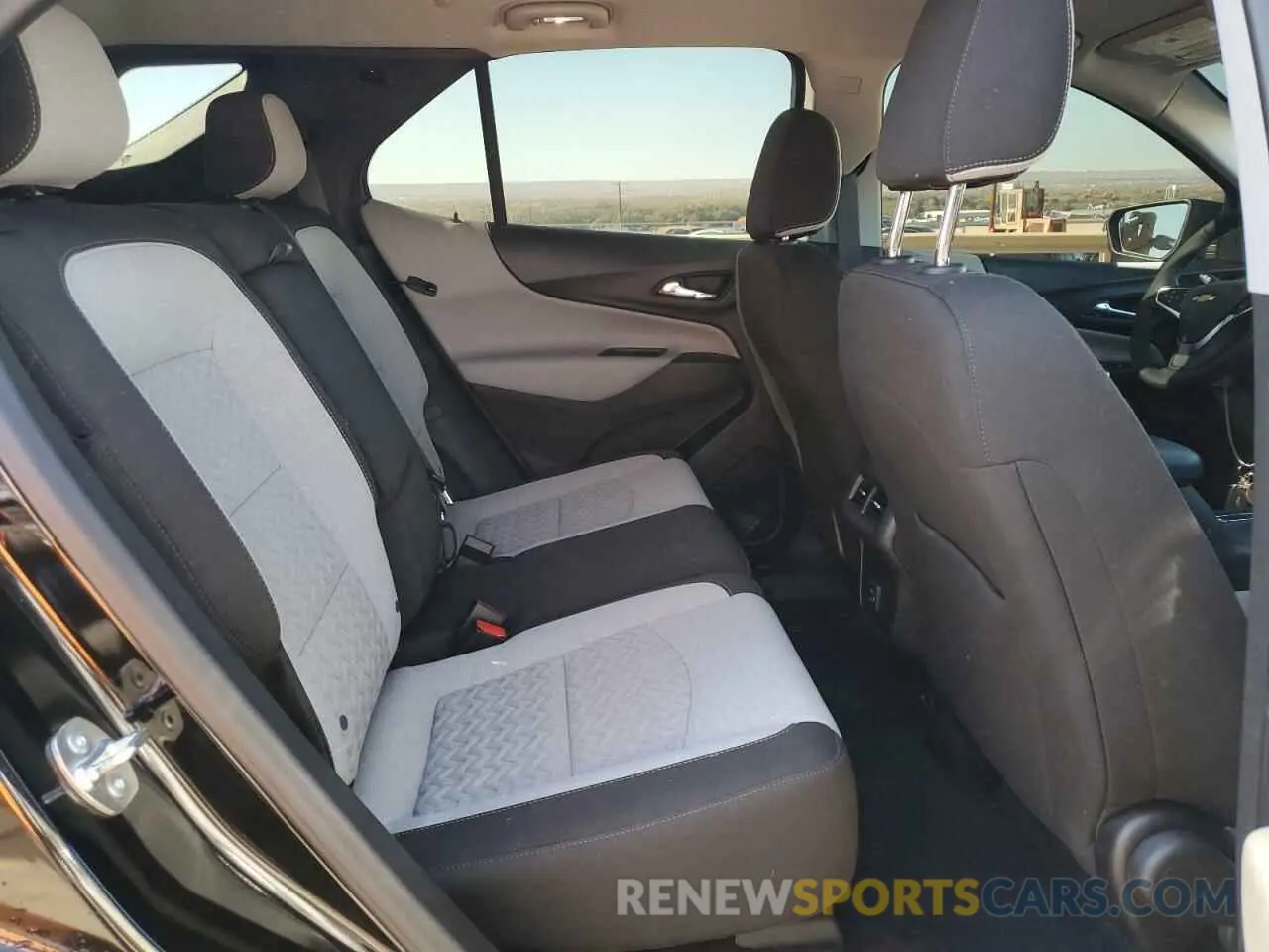 11 Photograph of a damaged car 3GNAXUEG4RL205308 CHEVROLET EQUINOX 2024