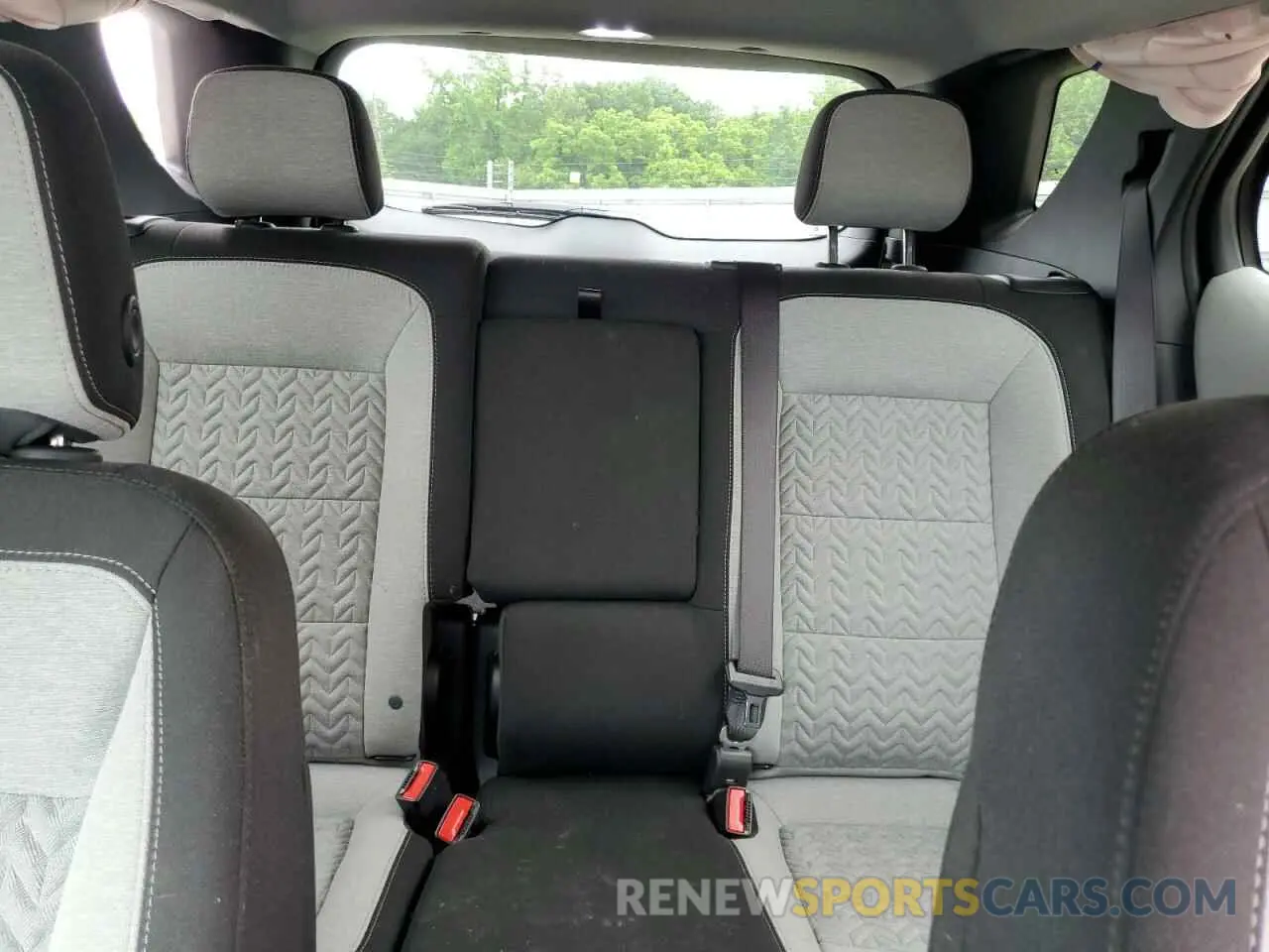10 Photograph of a damaged car 3GNAXUEG4RL336481 CHEVROLET EQUINOX 2024