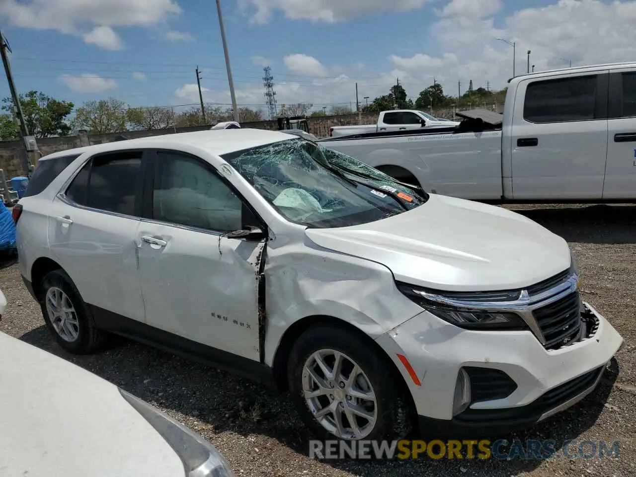 4 Photograph of a damaged car 3GNAXUEG4RS238587 CHEVROLET EQUINOX 2024