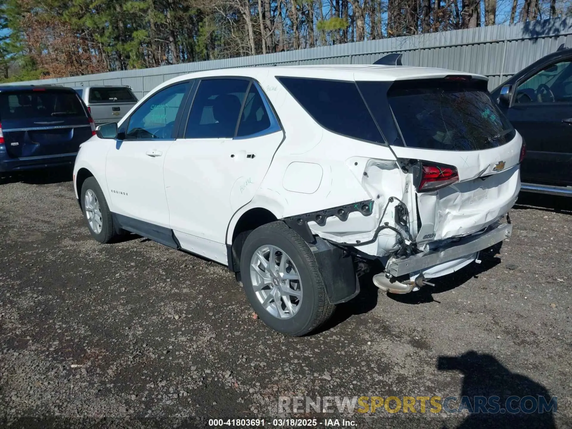 3 Photograph of a damaged car 3GNAXUEG5RL314862 CHEVROLET EQUINOX 2024