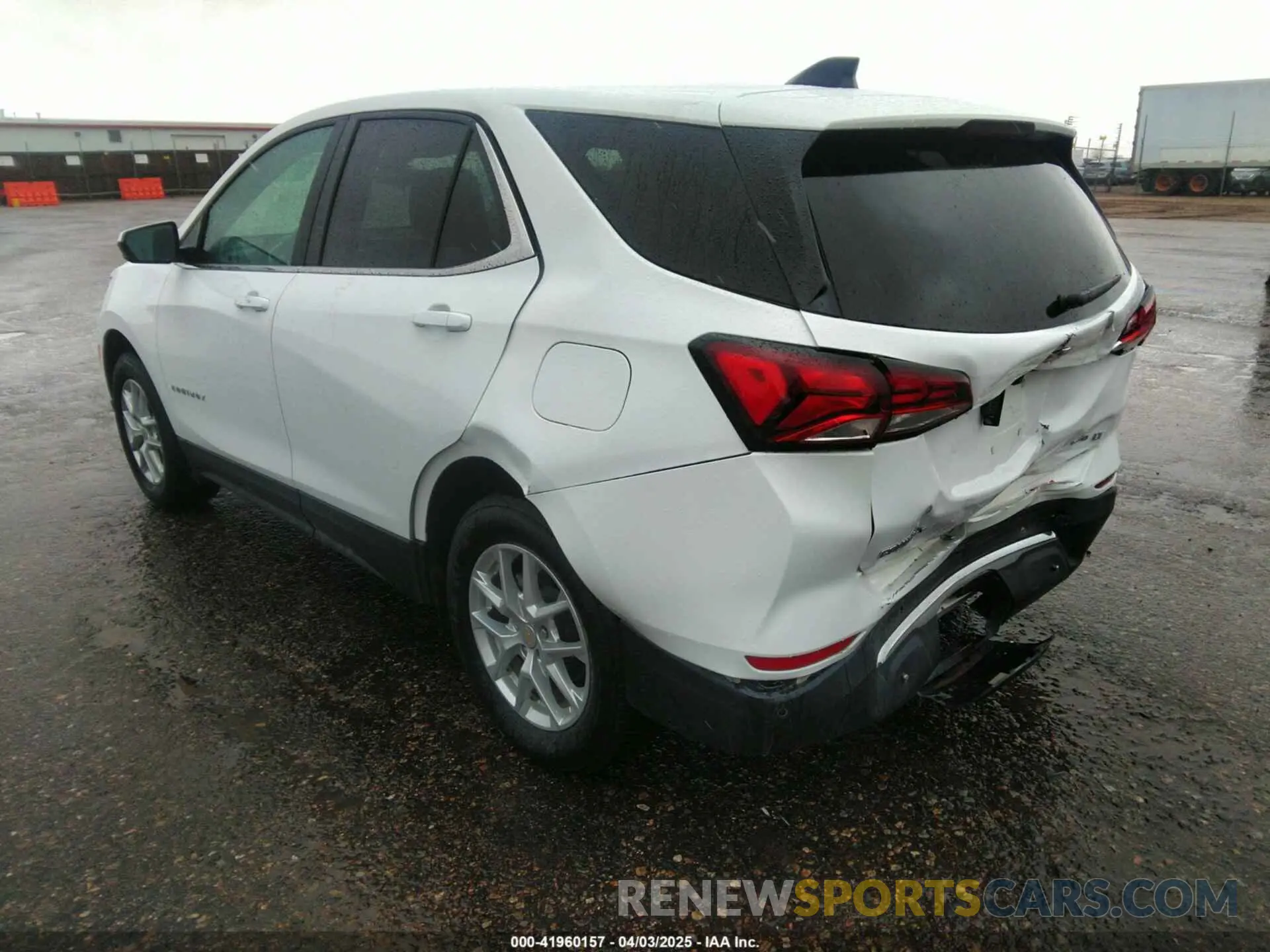 3 Photograph of a damaged car 3GNAXUEG5RL353239 CHEVROLET EQUINOX 2024