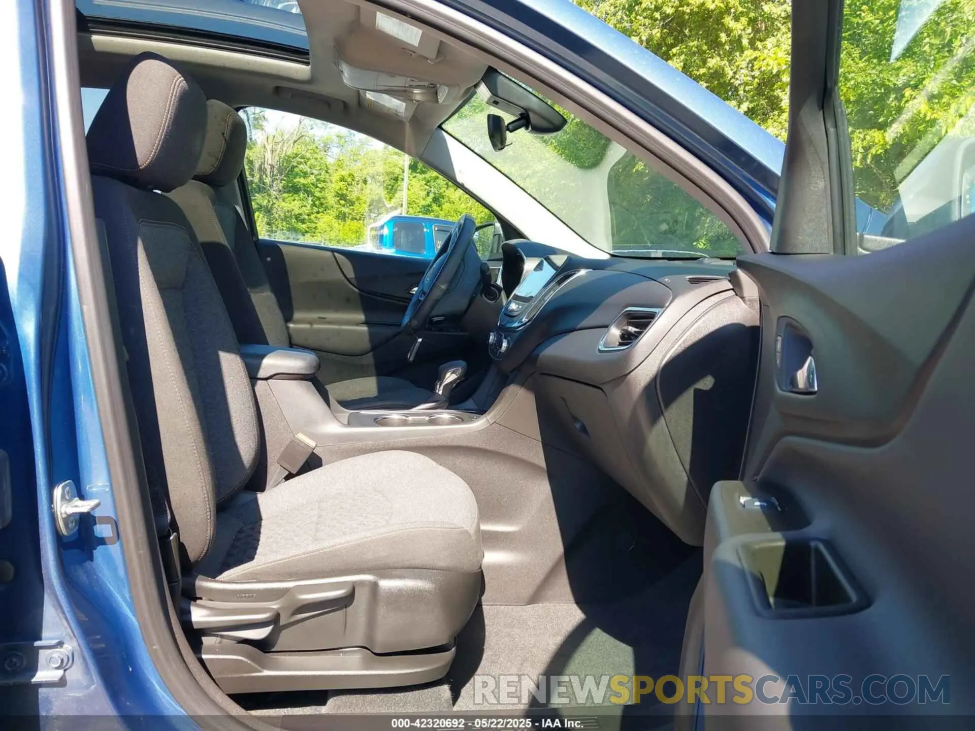 5 Photograph of a damaged car 3GNAXUEG5RL367965 CHEVROLET EQUINOX 2024