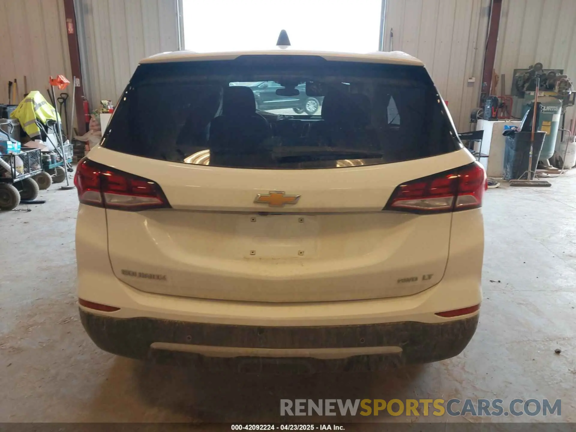 16 Photograph of a damaged car 3GNAXUEG5RS104672 CHEVROLET EQUINOX 2024