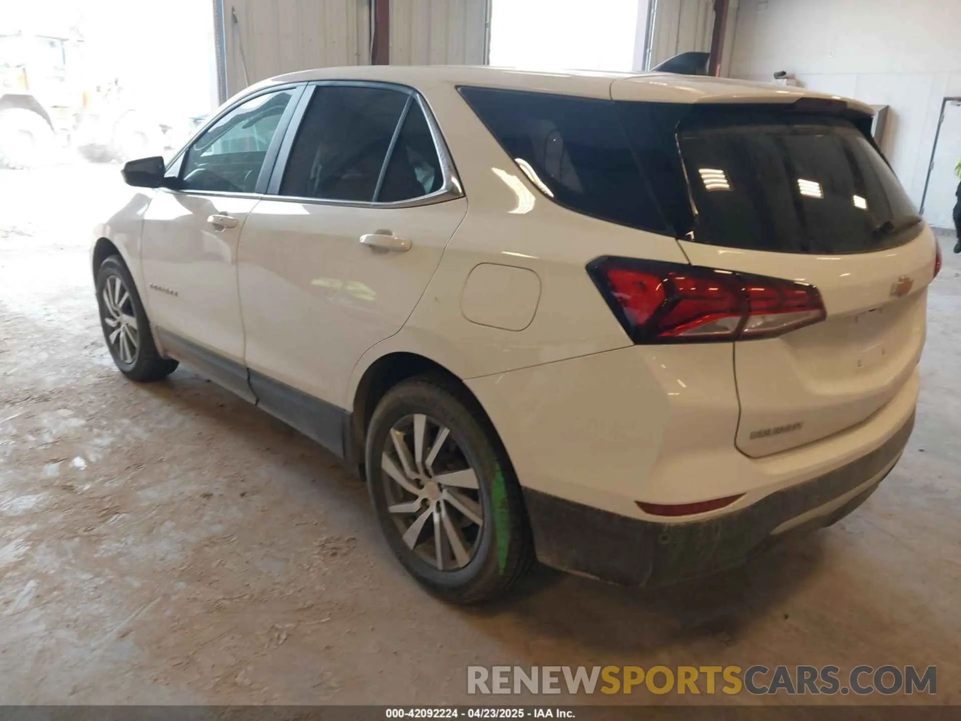 3 Photograph of a damaged car 3GNAXUEG5RS104672 CHEVROLET EQUINOX 2024