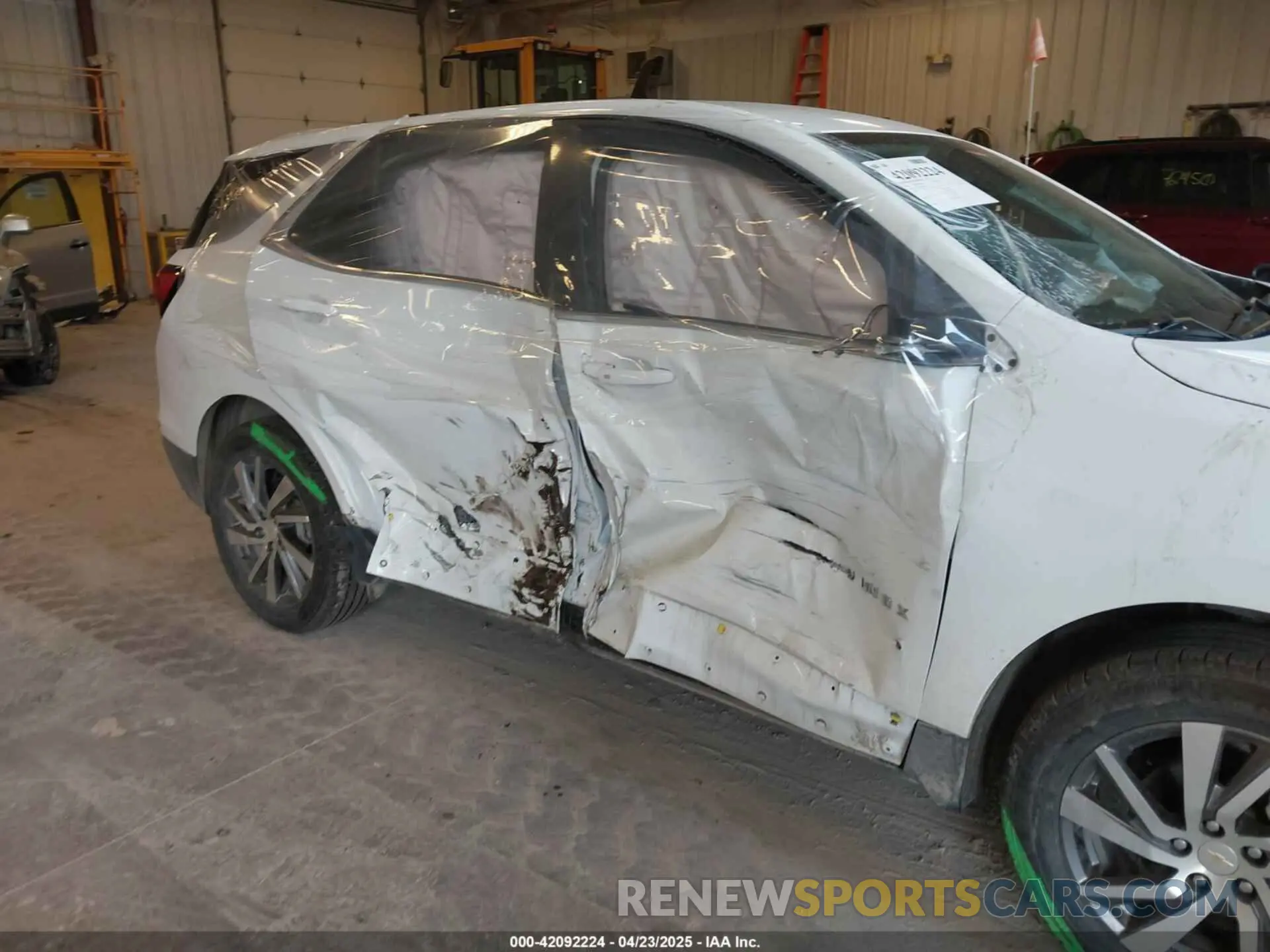 6 Photograph of a damaged car 3GNAXUEG5RS104672 CHEVROLET EQUINOX 2024