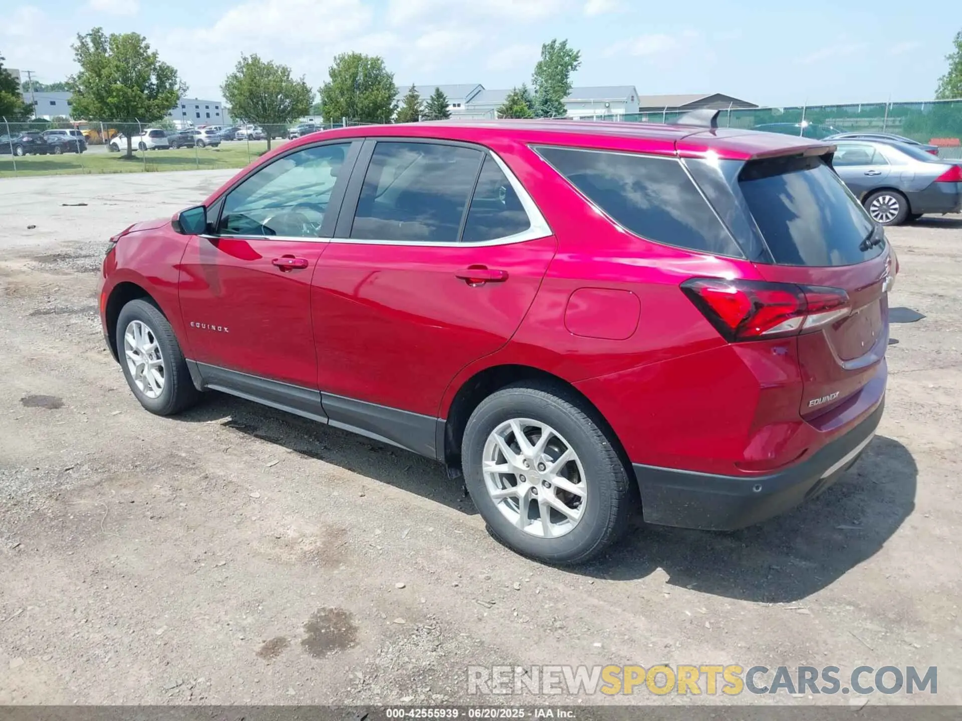 3 Photograph of a damaged car 3GNAXUEG5RS149644 CHEVROLET EQUINOX 2024