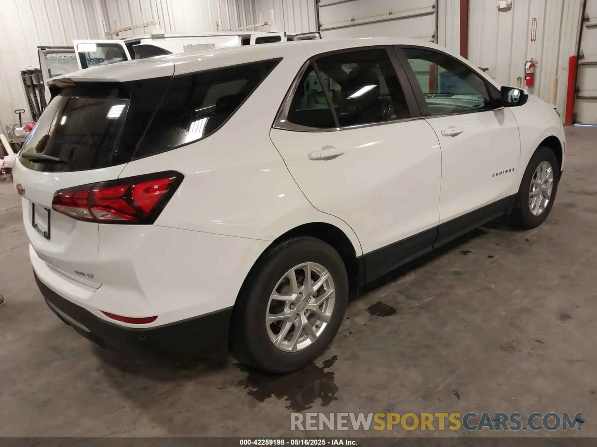 4 Photograph of a damaged car 3GNAXUEG5RS219692 CHEVROLET EQUINOX 2024
