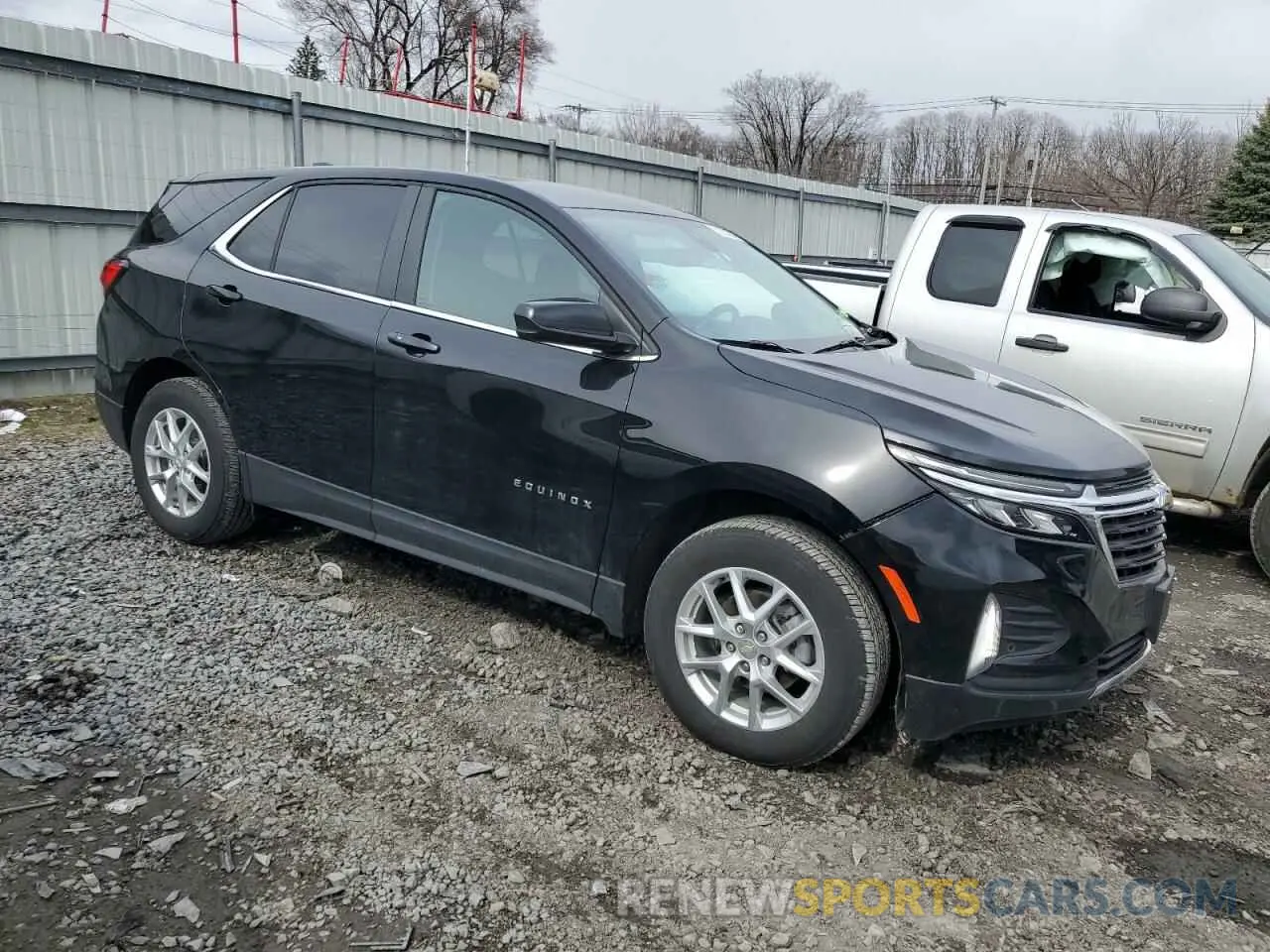 4 Photograph of a damaged car 3GNAXUEG6RL105033 CHEVROLET EQUINOX 2024