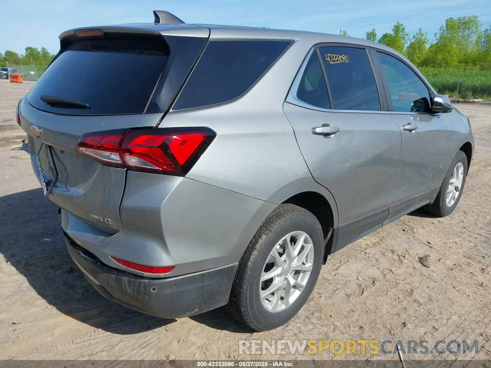 4 Photograph of a damaged car 3GNAXUEG6RL355260 CHEVROLET EQUINOX 2024