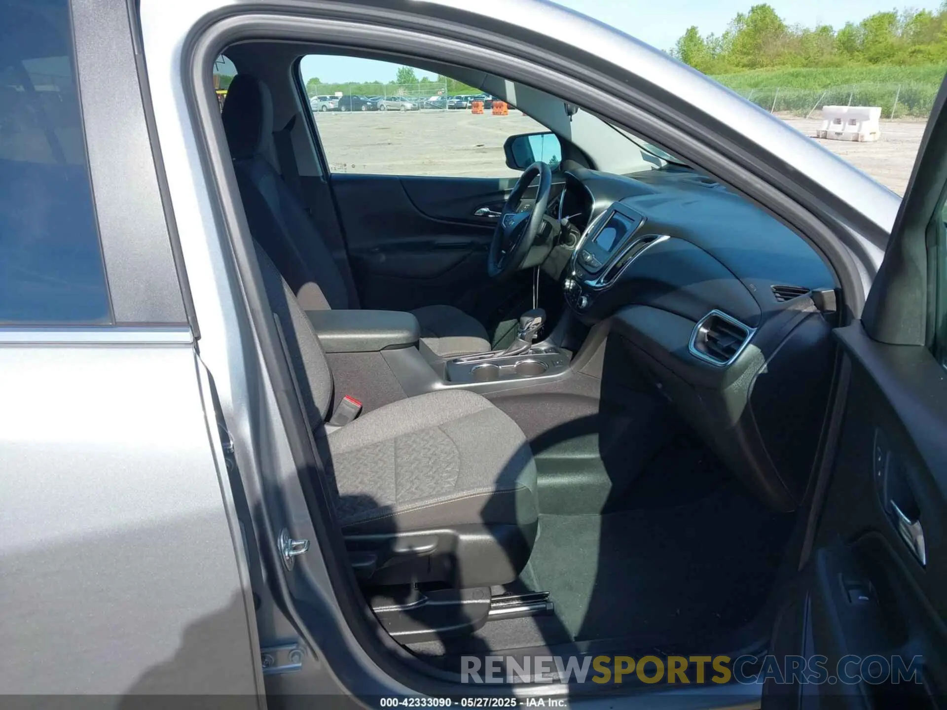 5 Photograph of a damaged car 3GNAXUEG6RL355260 CHEVROLET EQUINOX 2024