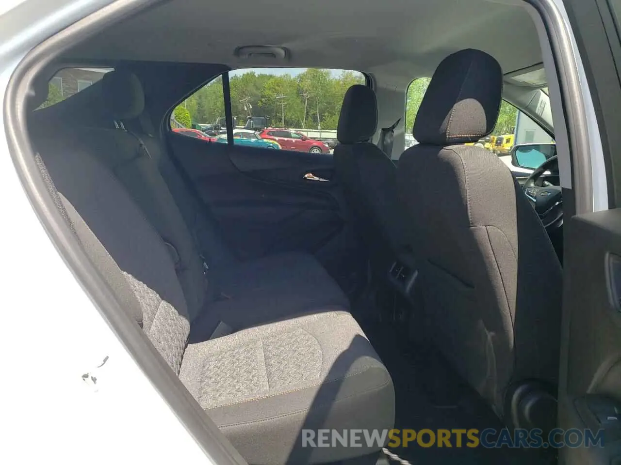 11 Photograph of a damaged car 3GNAXUEG6RS118239 CHEVROLET EQUINOX 2024