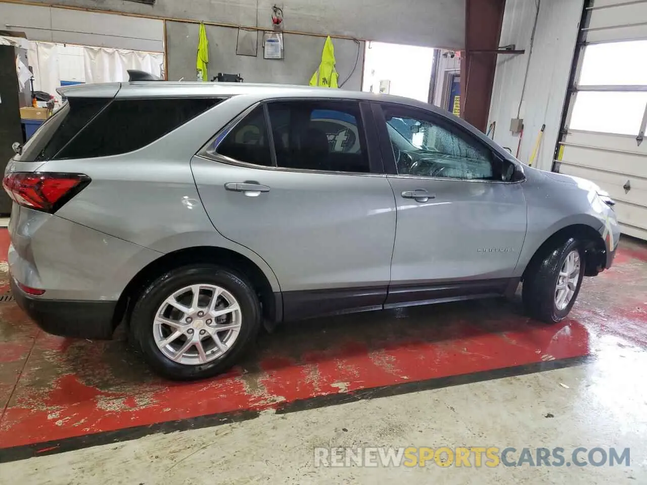 3 Photograph of a damaged car 3GNAXUEG6RS206238 CHEVROLET EQUINOX 2024