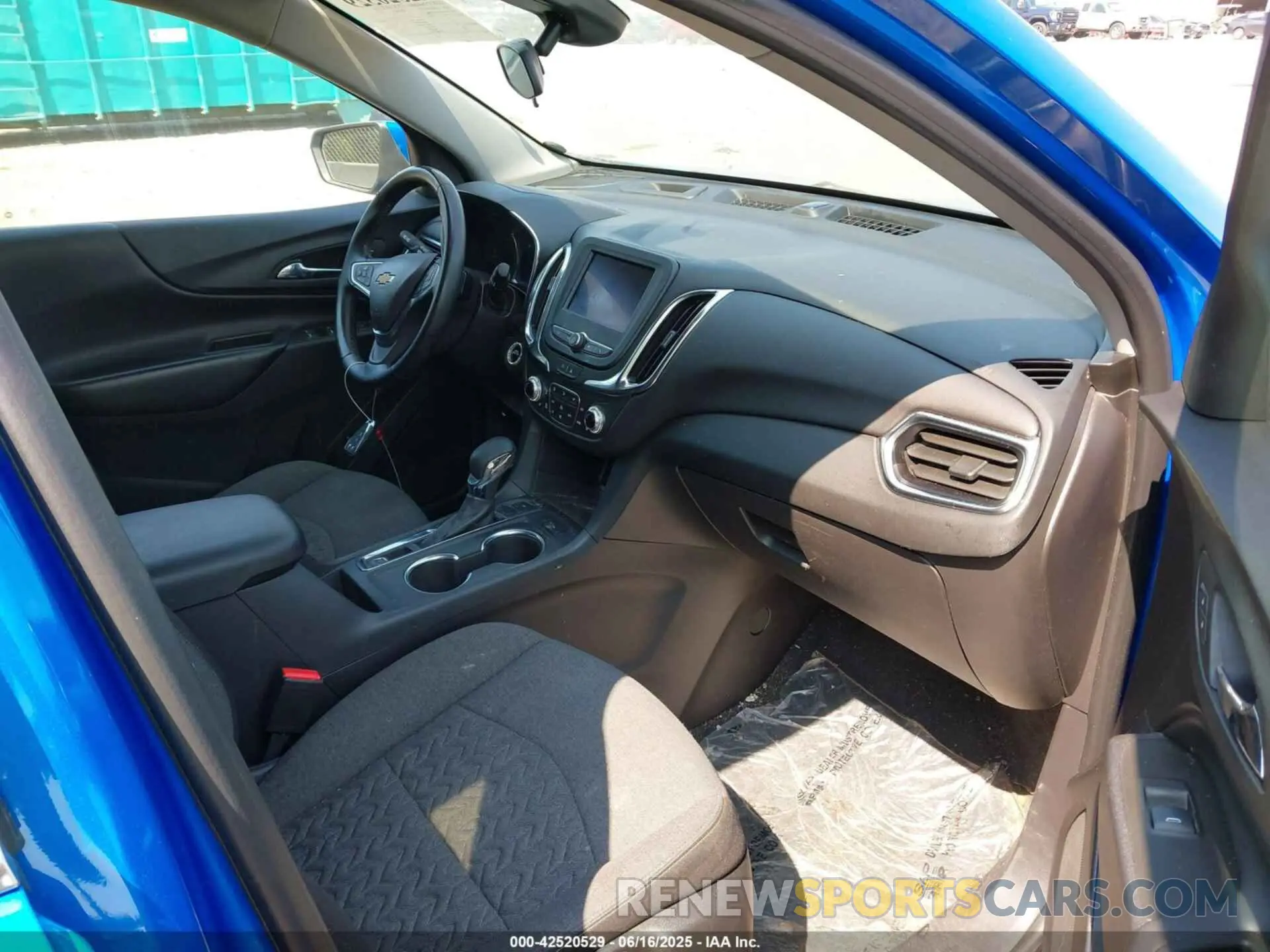 5 Photograph of a damaged car 3GNAXUEG6RS244987 CHEVROLET EQUINOX 2024