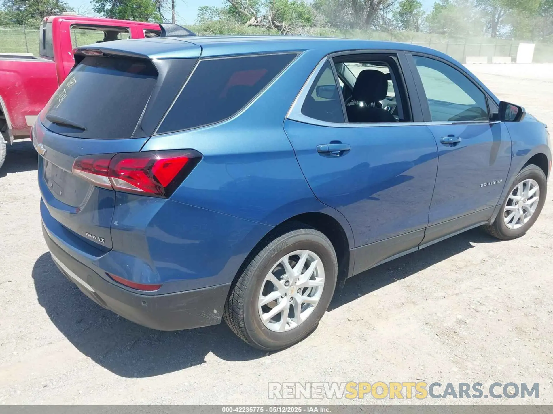 4 Photograph of a damaged car 3GNAXUEG7RL118485 CHEVROLET EQUINOX 2024