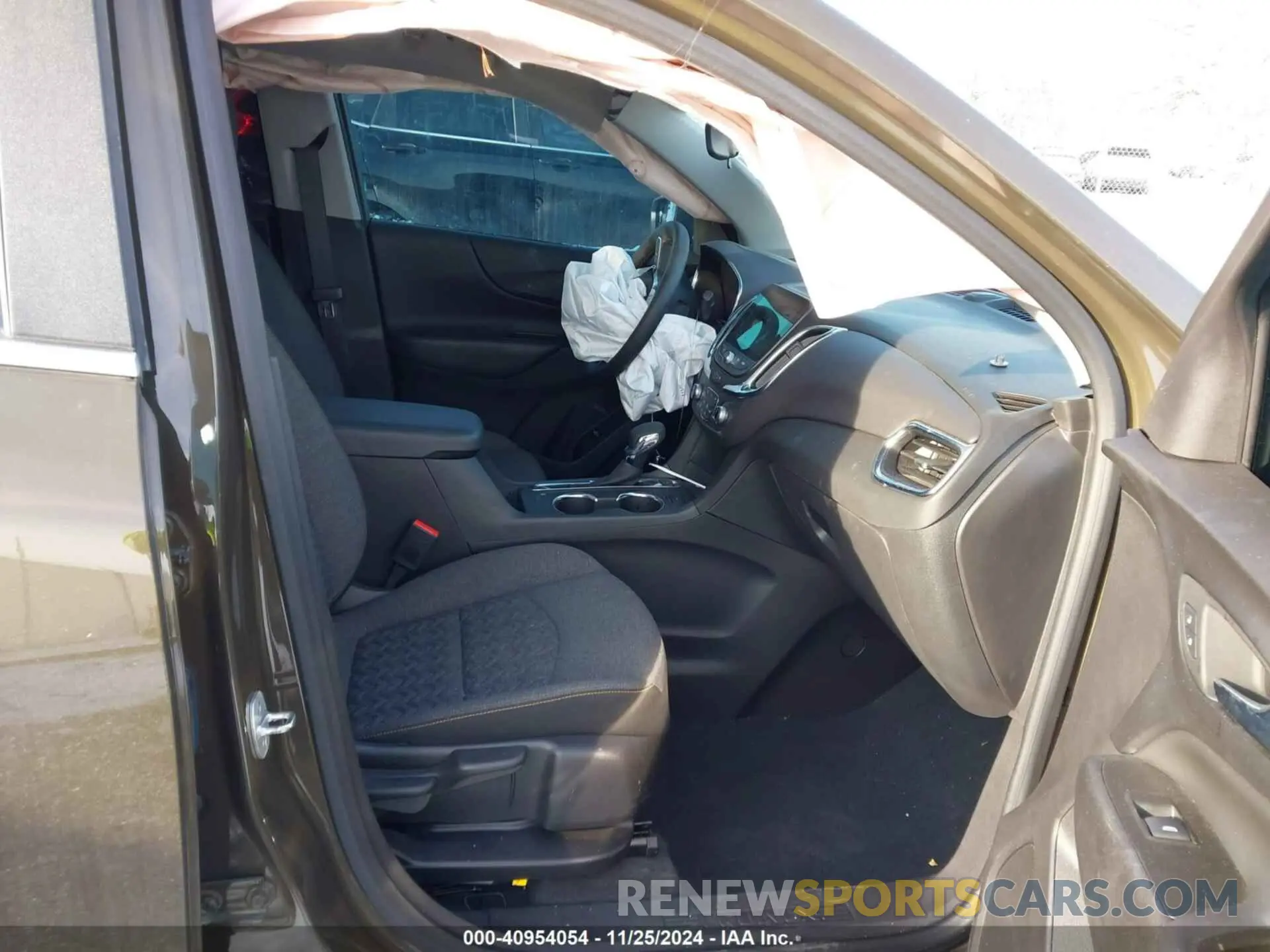 5 Photograph of a damaged car 3GNAXUEG7RL140079 CHEVROLET EQUINOX 2024