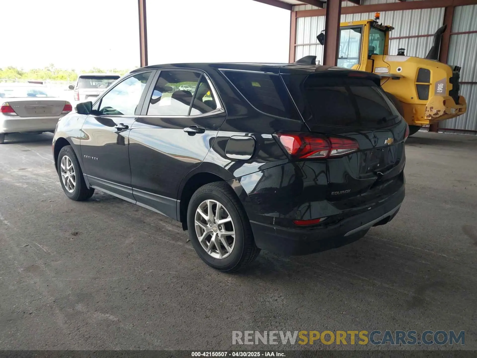 3 Photograph of a damaged car 3GNAXUEG7RL339245 CHEVROLET EQUINOX 2024
