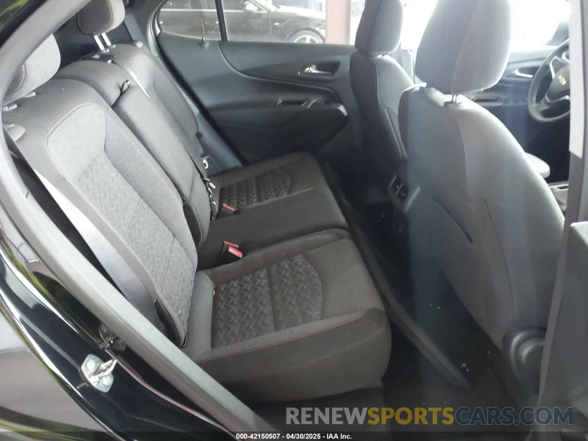 8 Photograph of a damaged car 3GNAXUEG7RL339245 CHEVROLET EQUINOX 2024