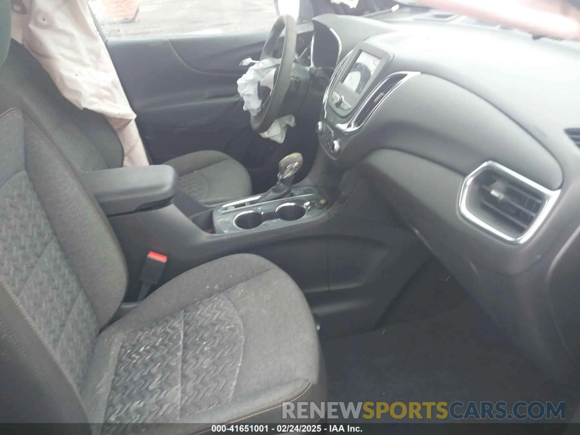 5 Photograph of a damaged car 3GNAXUEG8RL101890 CHEVROLET EQUINOX 2024